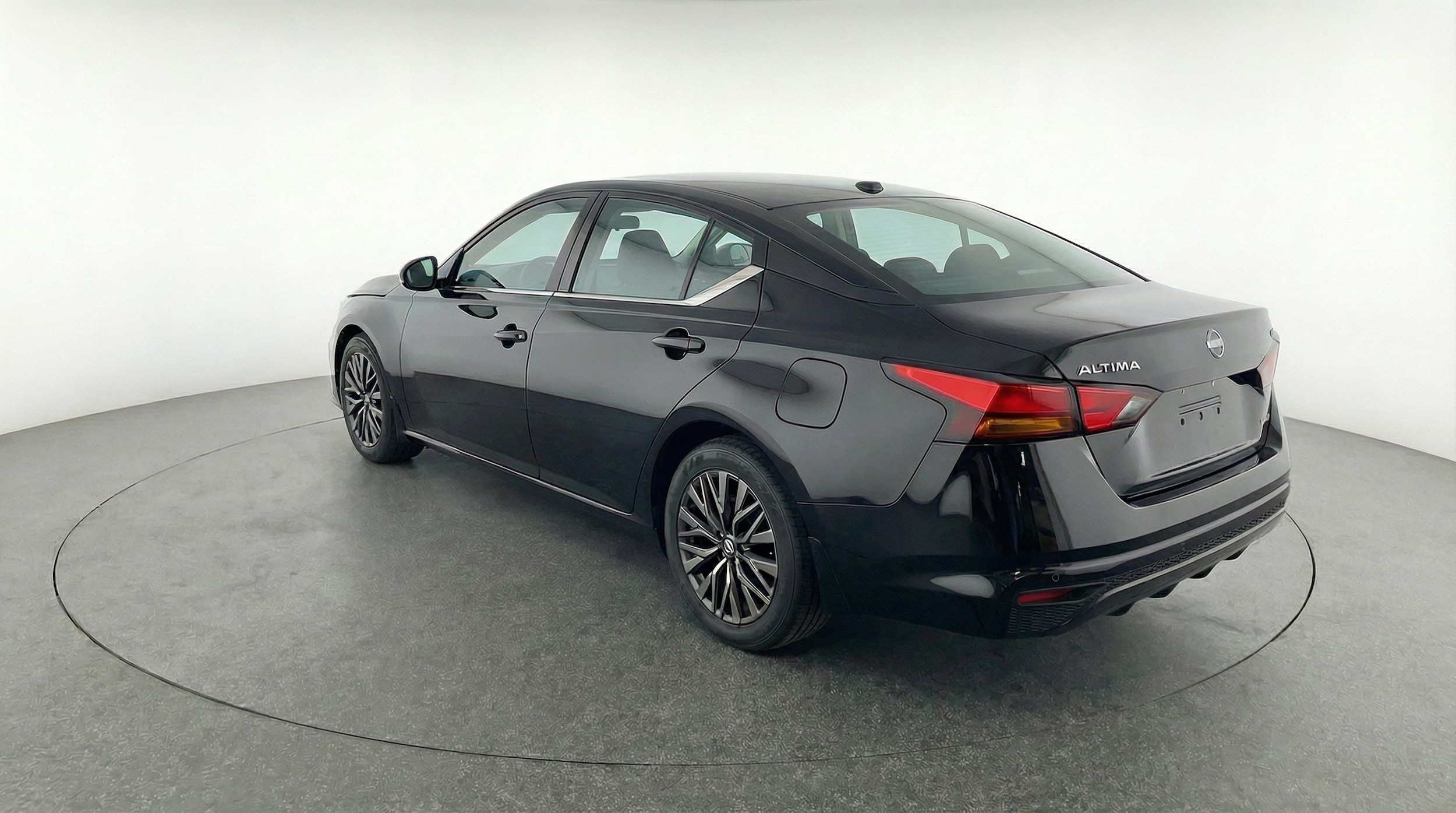 Thumbnail: 2025 Nissan Altima - 5