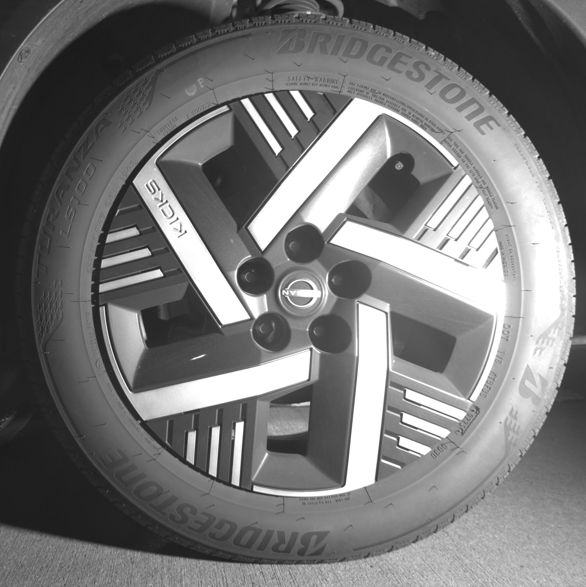 Thumbnail: 2025 Nissan Kicks - 9