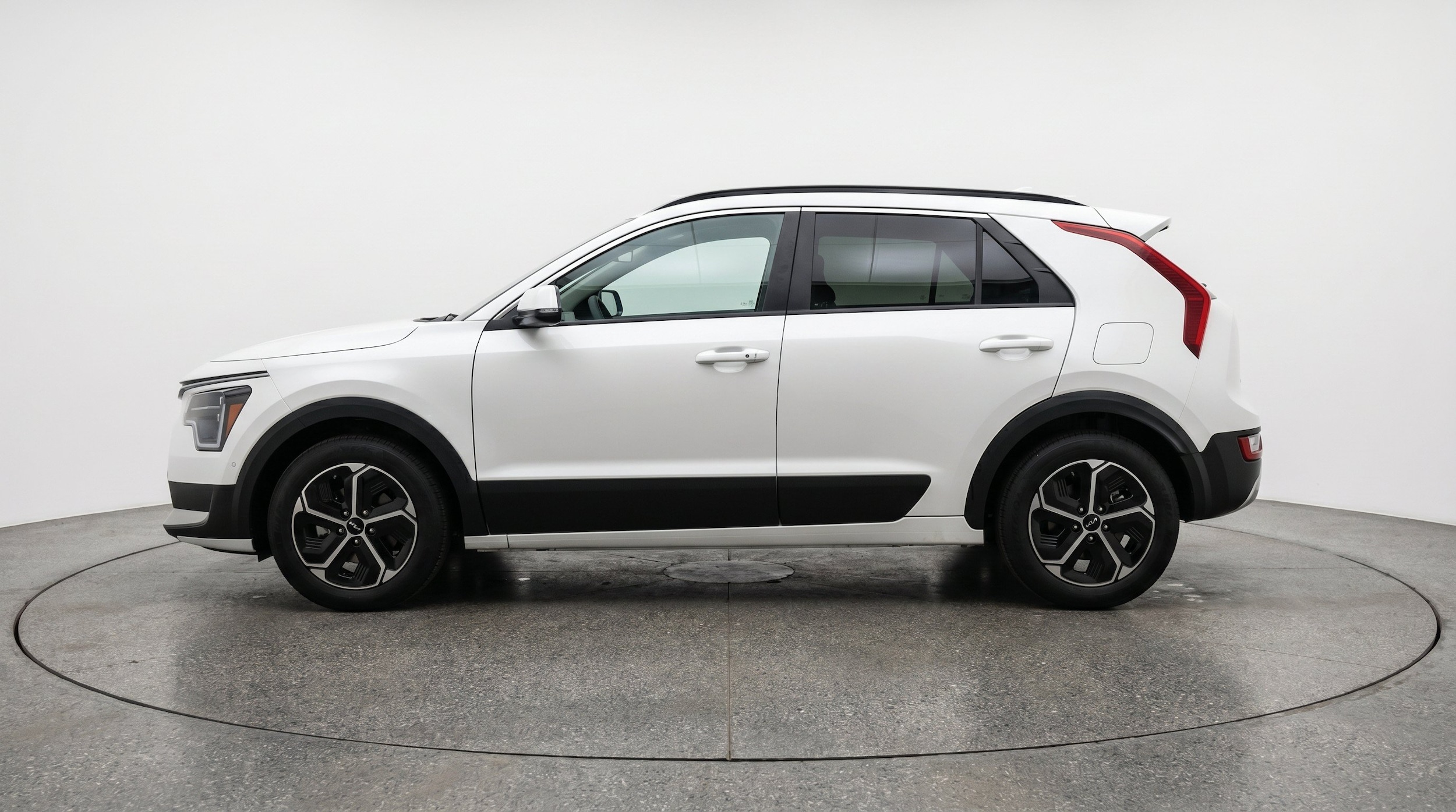 Thumbnail: 2026 Kia Niro - 5