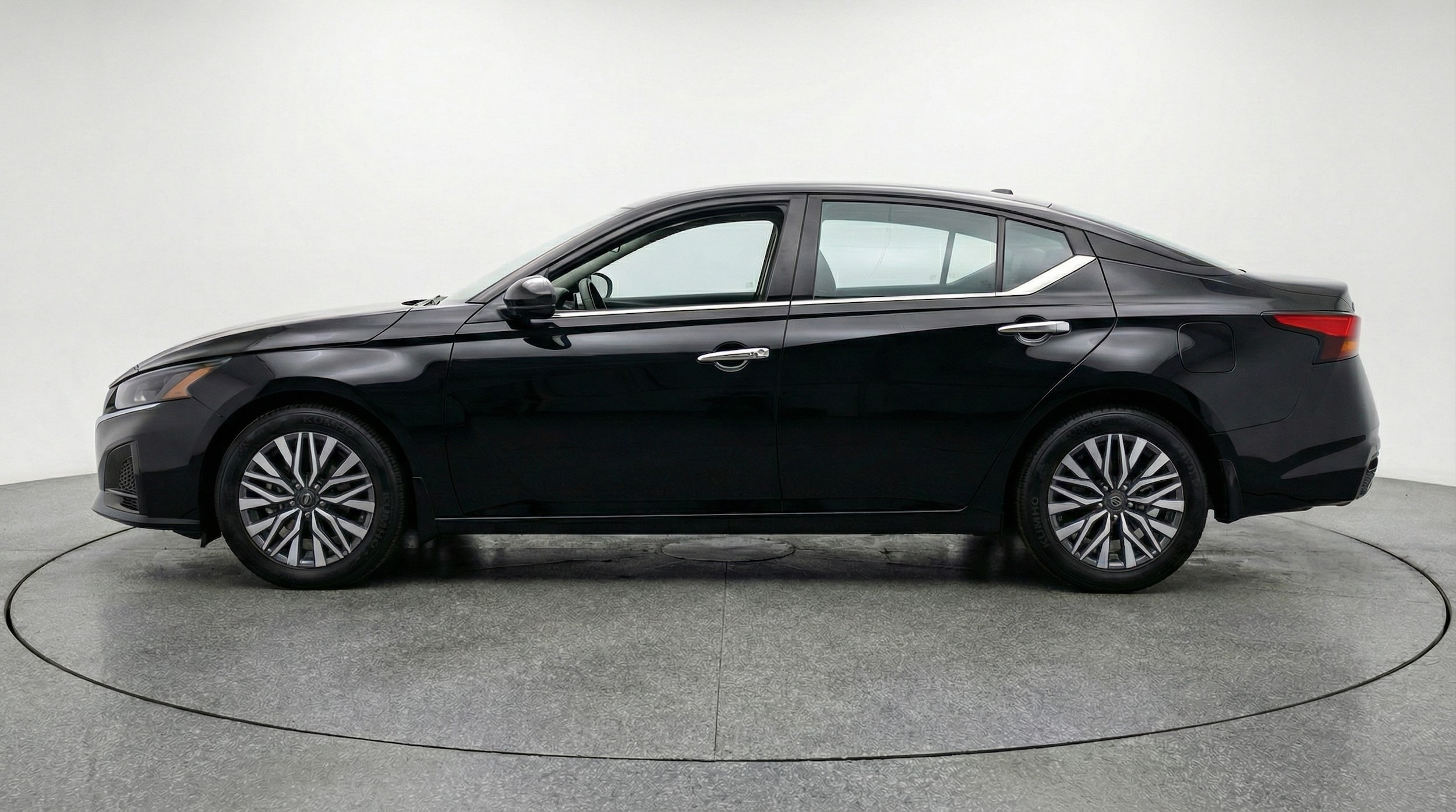 Thumbnail: 2025 Nissan Altima - 4