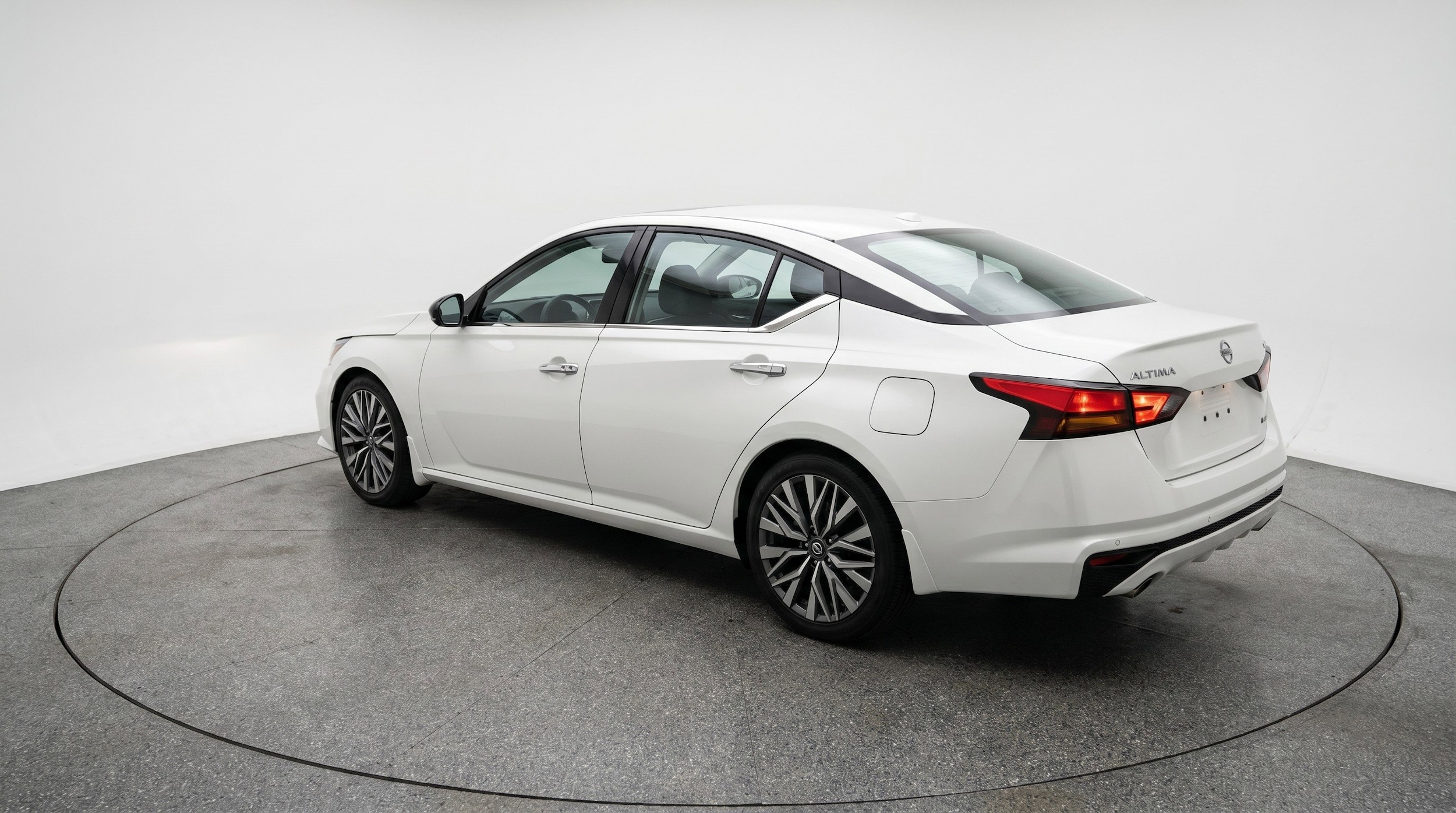 Thumbnail: 2025 Nissan Altima - 6