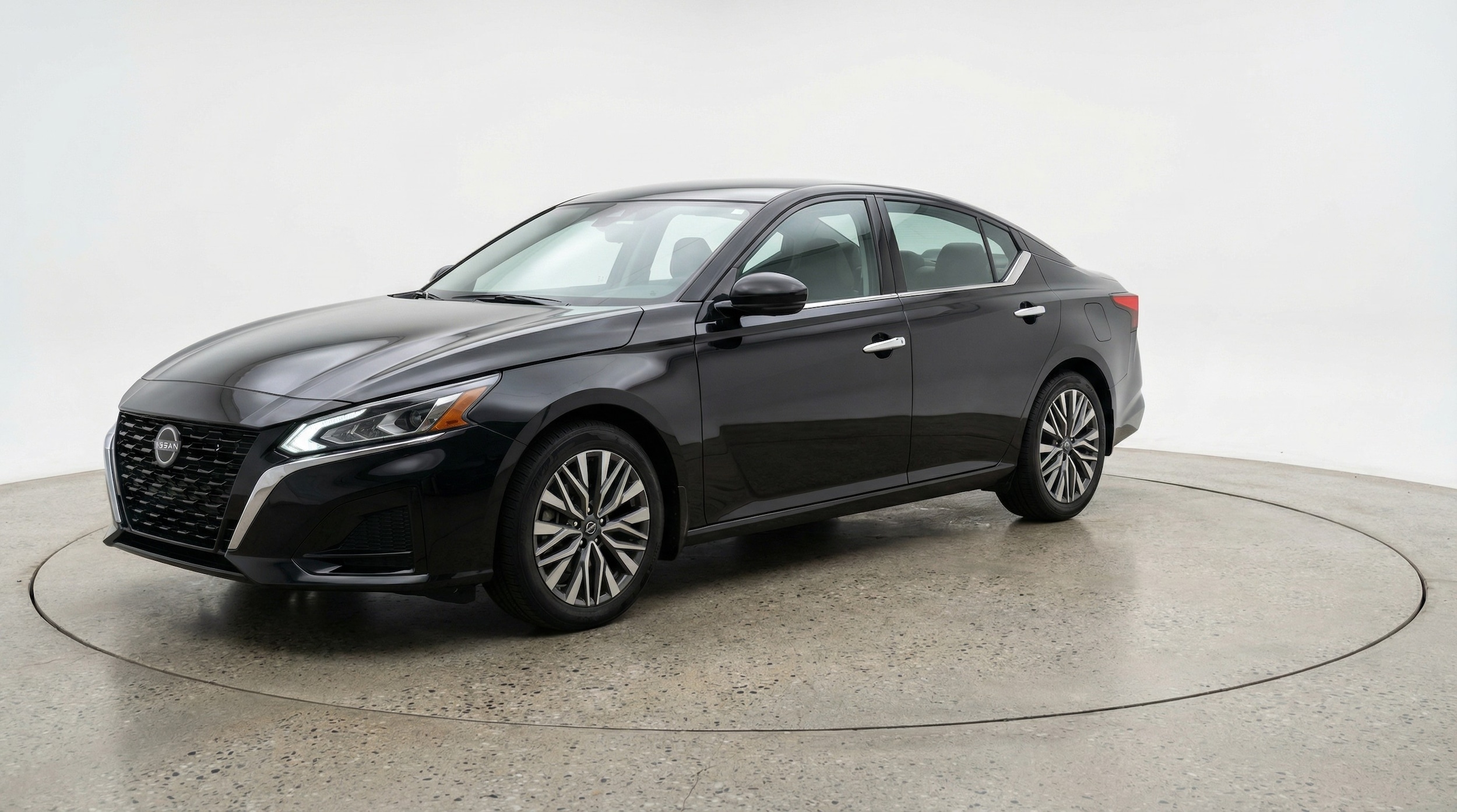 Thumbnail: 2025 Nissan Altima - 3