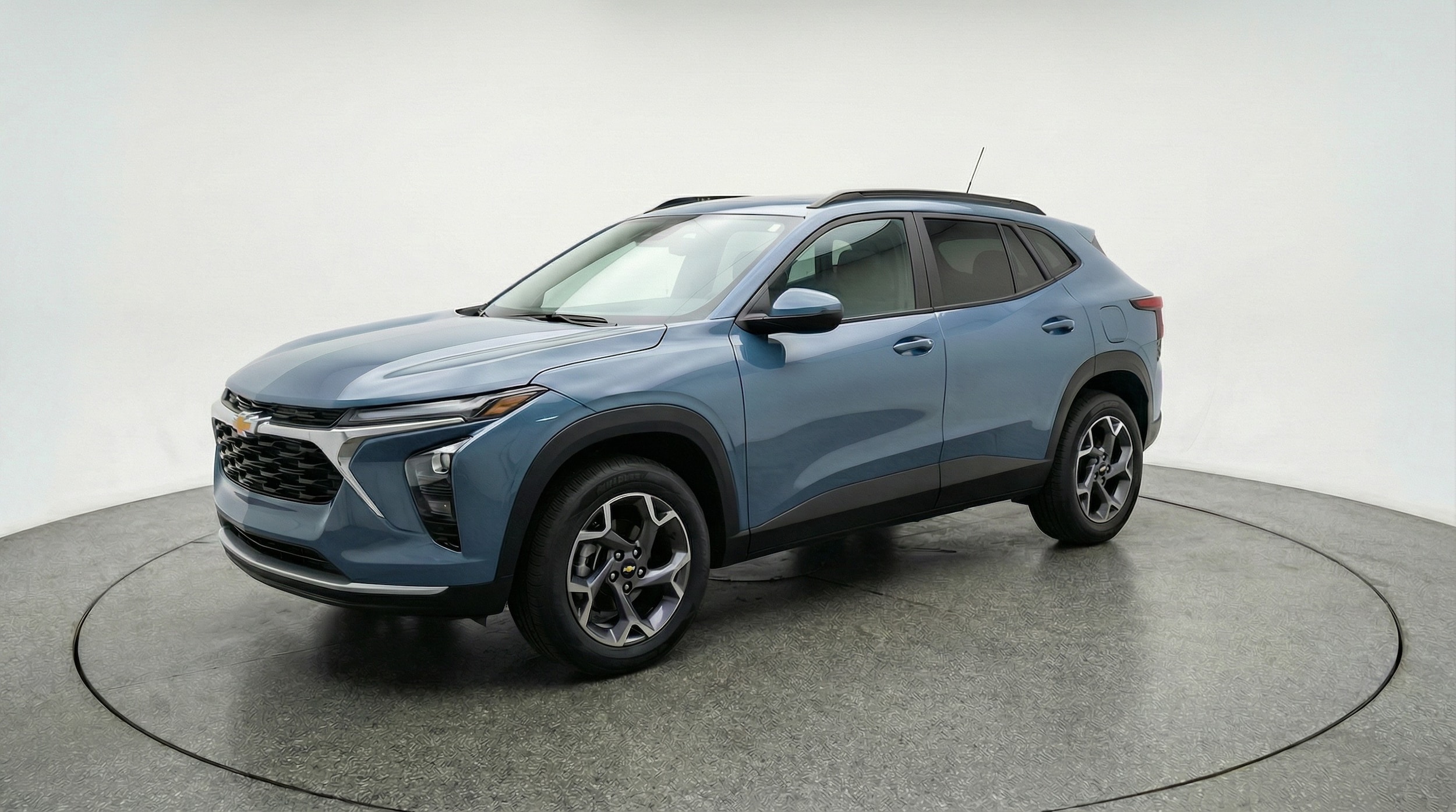 Thumbnail: 2025 Chevrolet Trax - 3