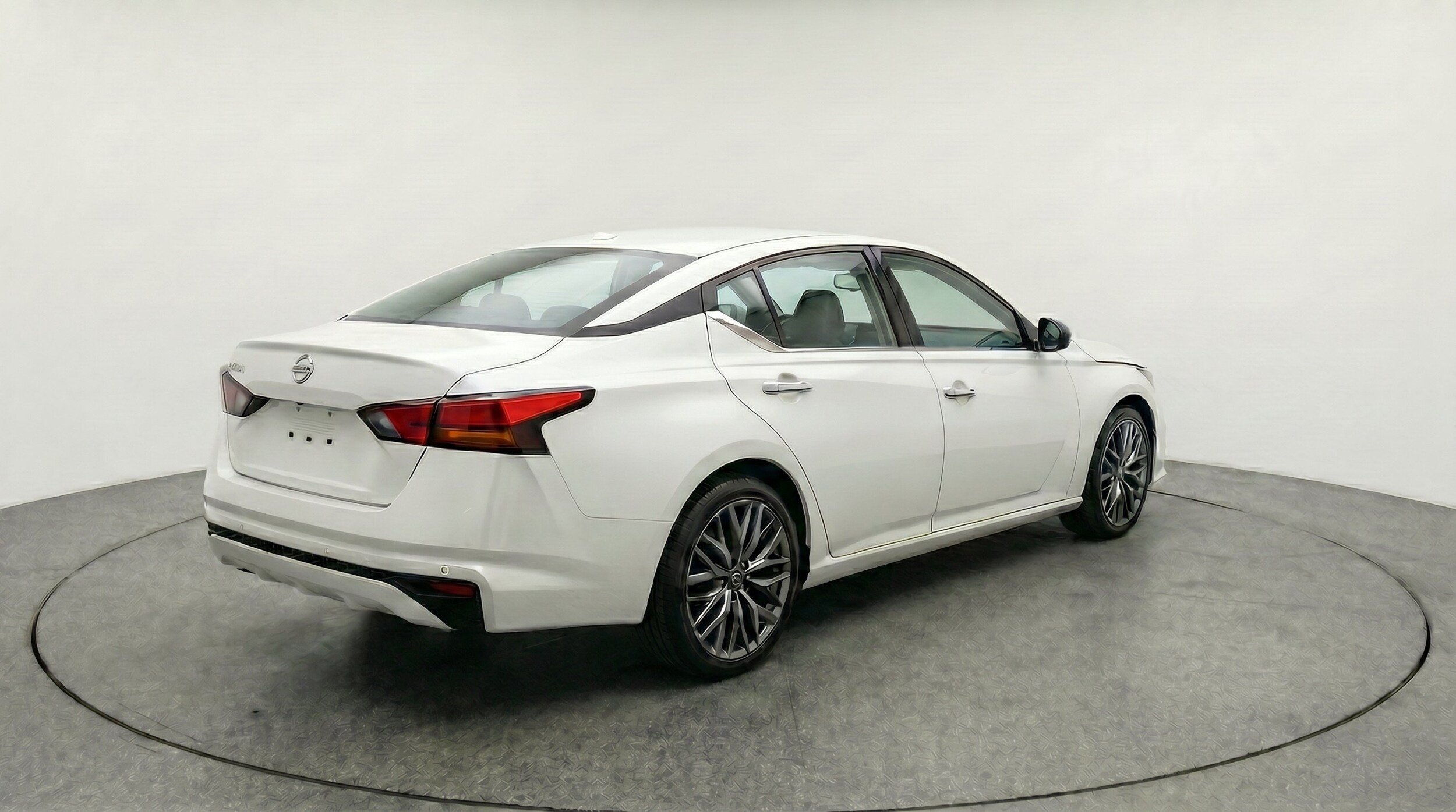 Thumbnail: 2025 Nissan Altima - 9
