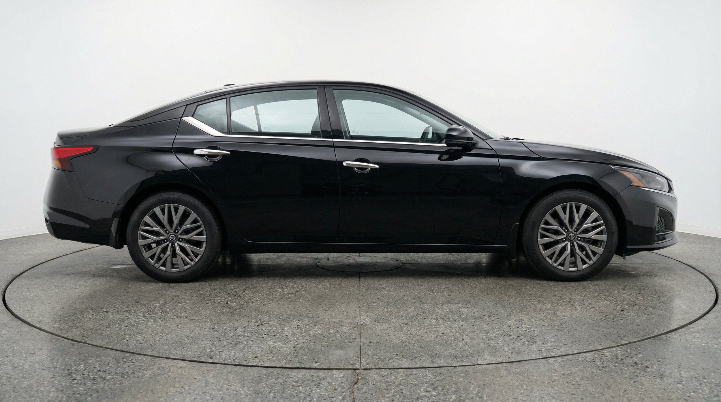 Thumbnail: 2025 Nissan Altima - 11