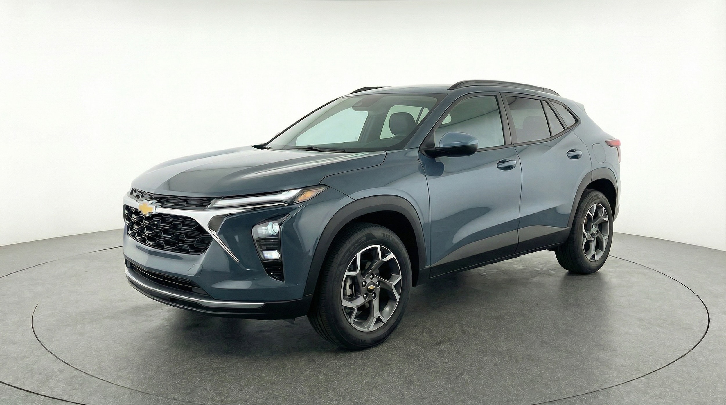 Thumbnail: 2025 Chevrolet Trax - 3