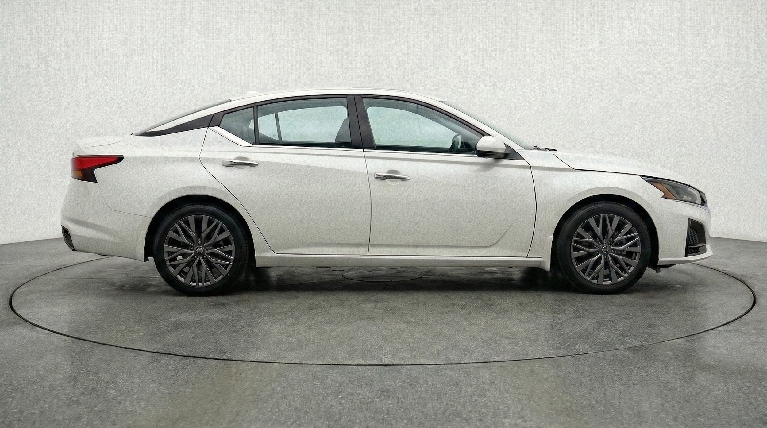 Thumbnail: 2025 Nissan Altima - 11