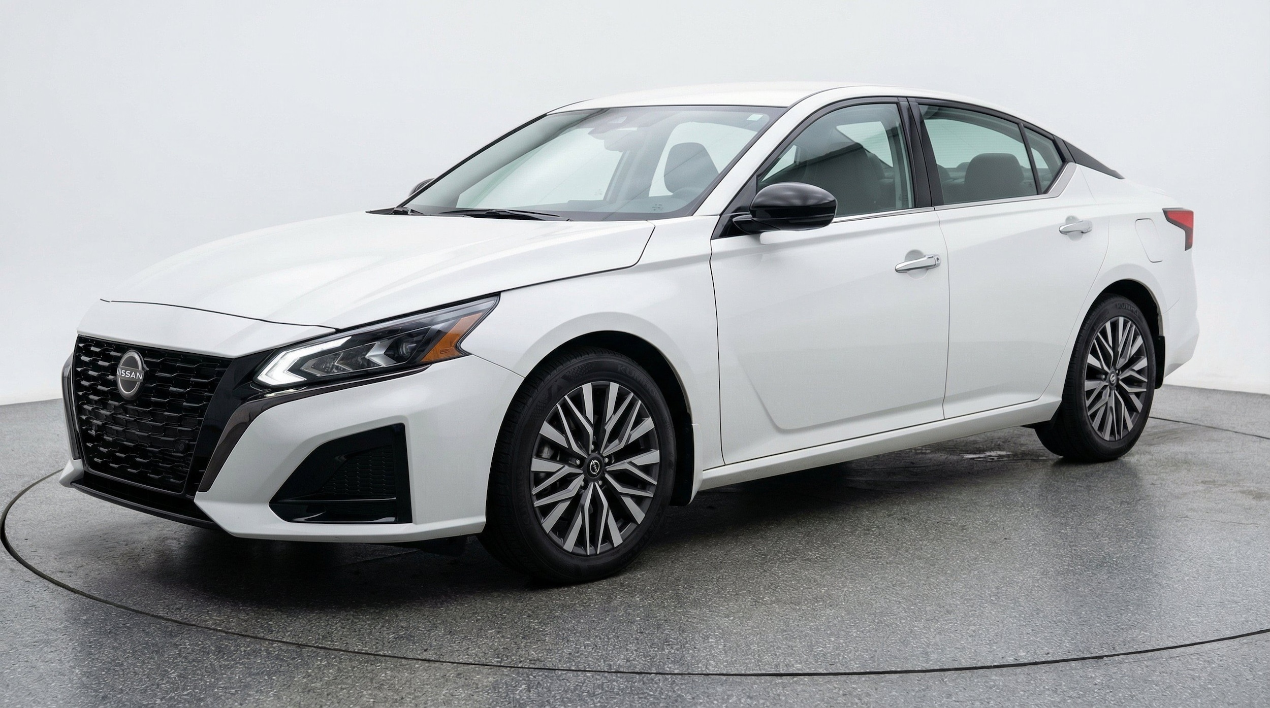 Thumbnail: 2025 Nissan Altima - 3