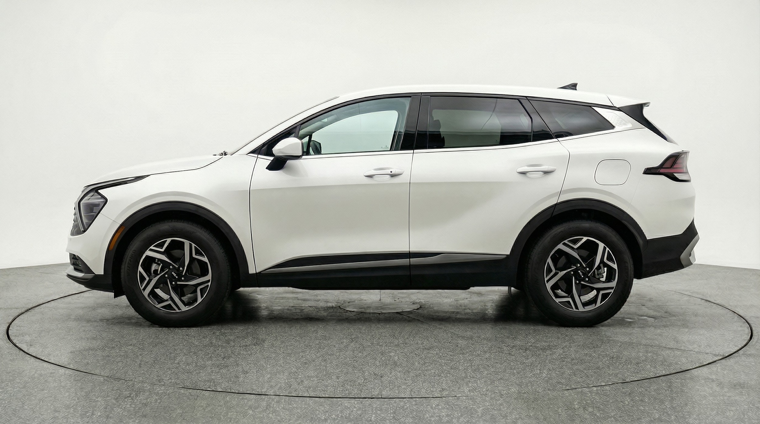 Thumbnail: 2025 Kia Sportage - 4