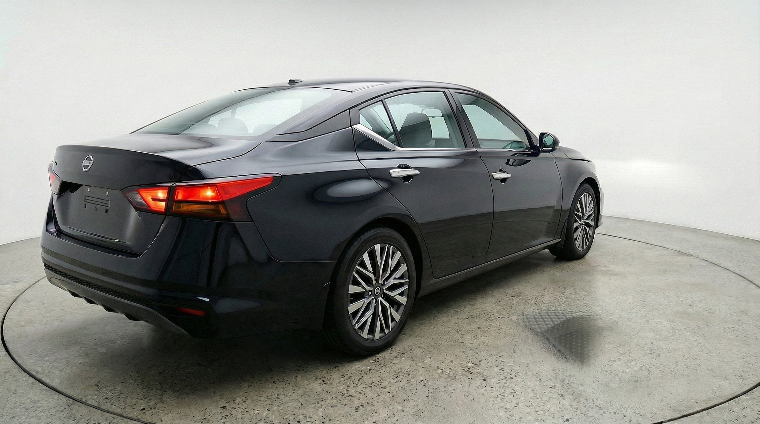 Thumbnail: 2025 Nissan Altima - 9