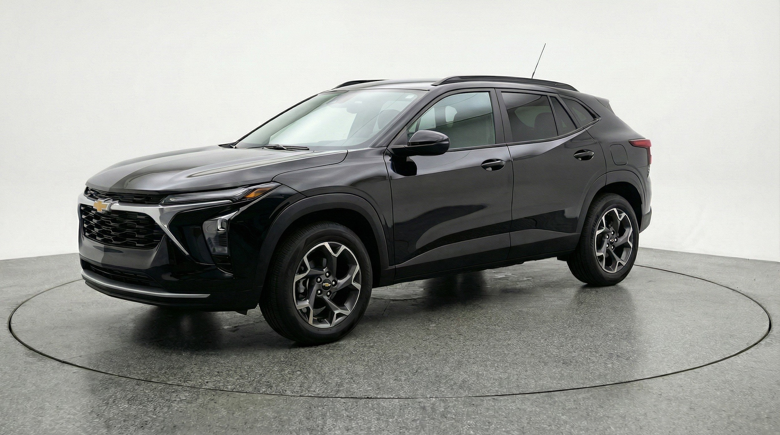 Thumbnail: 2025 Chevrolet Trax - 3