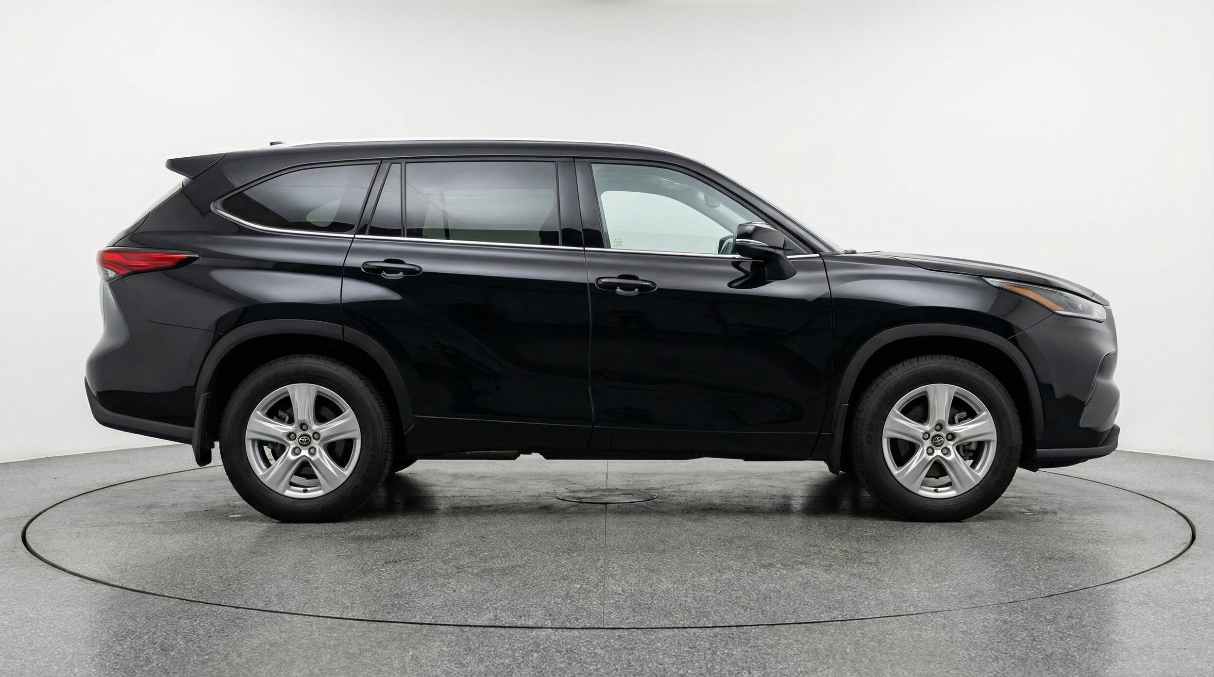 Thumbnail: 2025 Toyota Highlander - 11