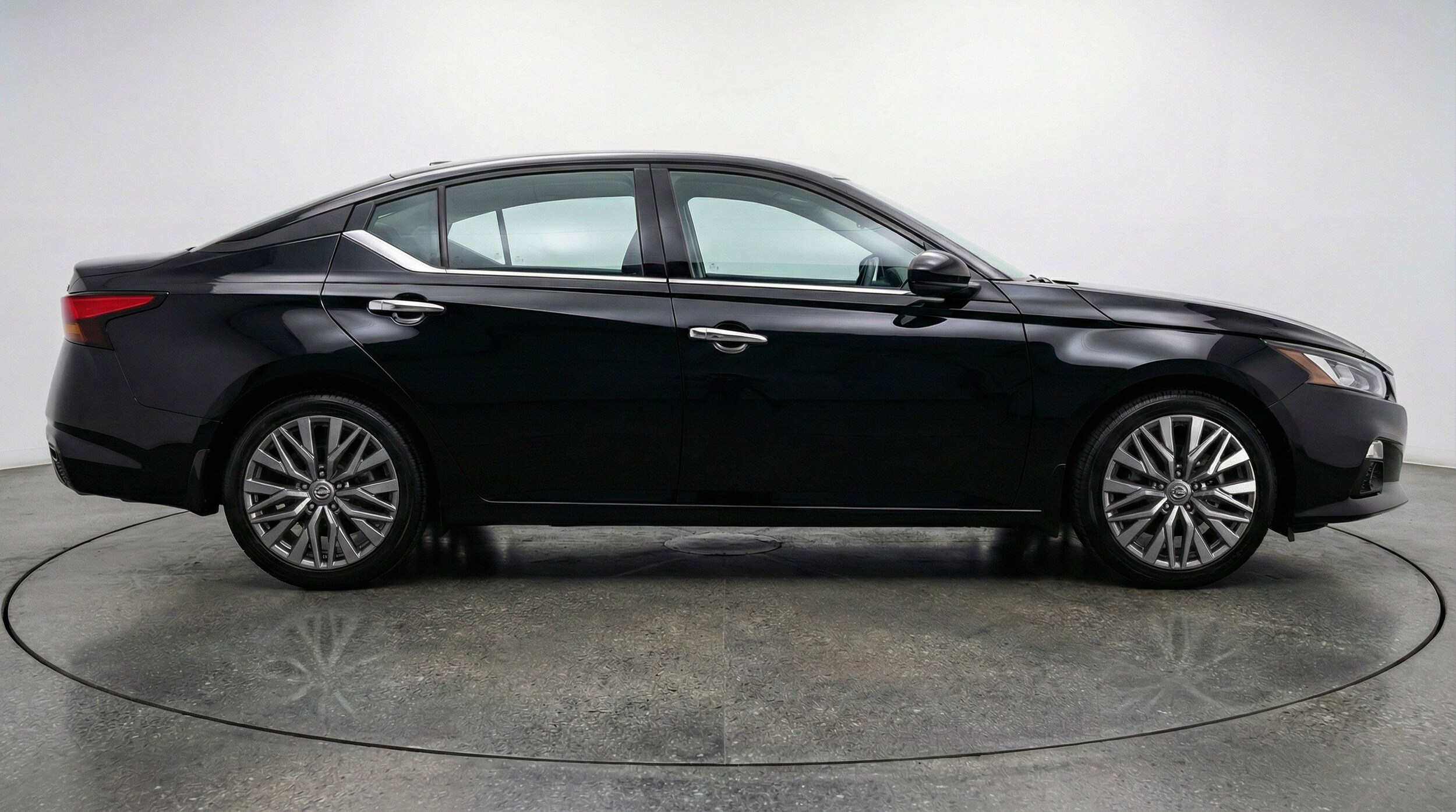 Thumbnail: 2025 Nissan Altima - 11