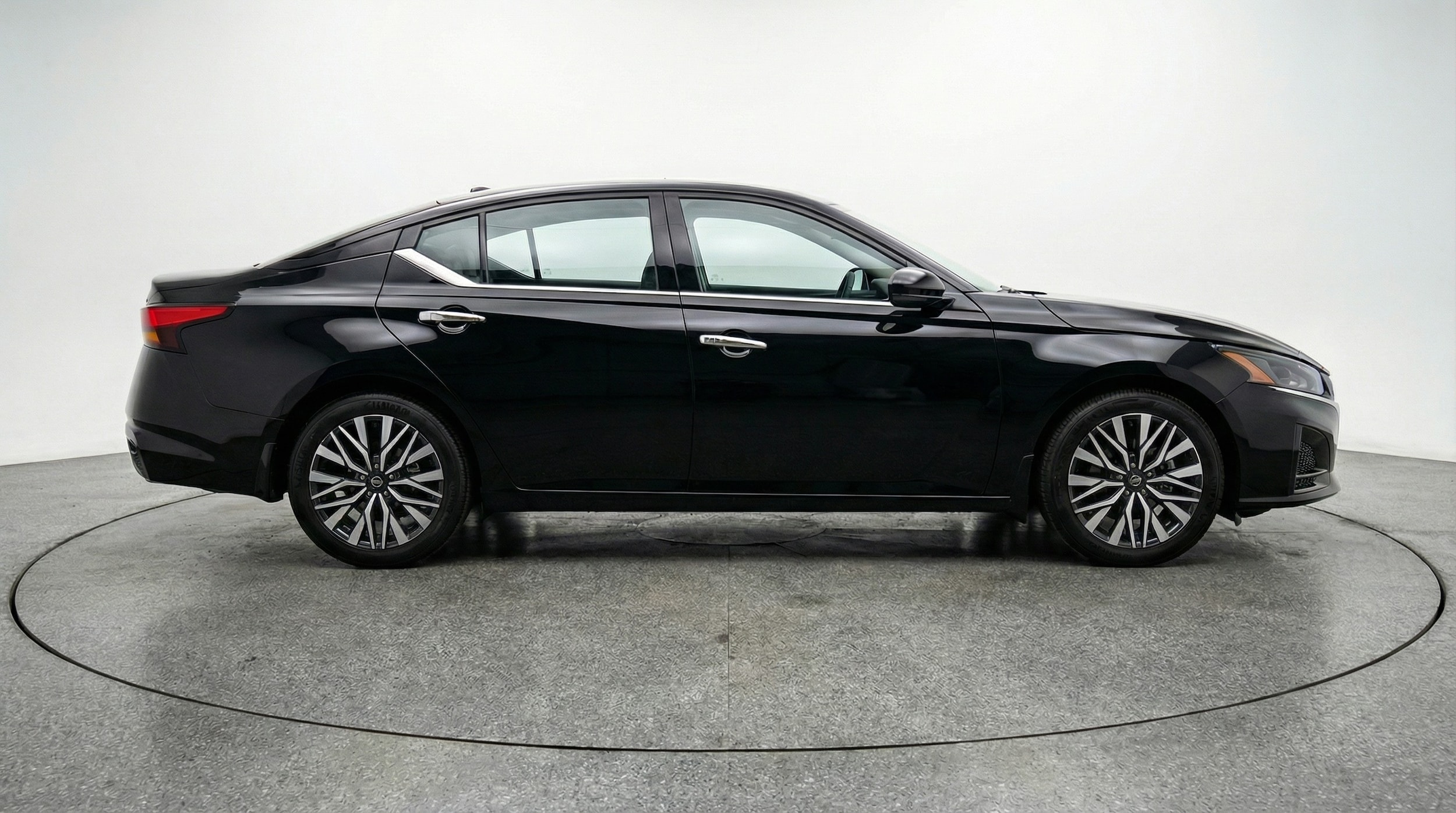 Thumbnail: 2025 Nissan Altima - 8