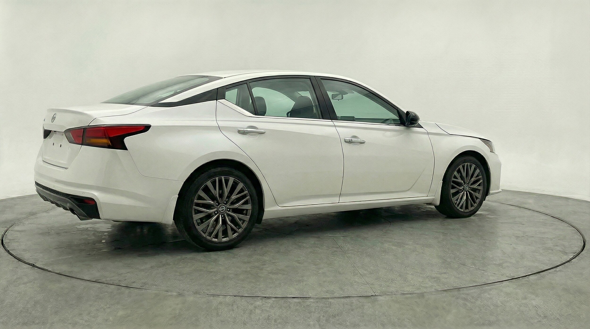 Thumbnail: 2025 Nissan Altima - 9