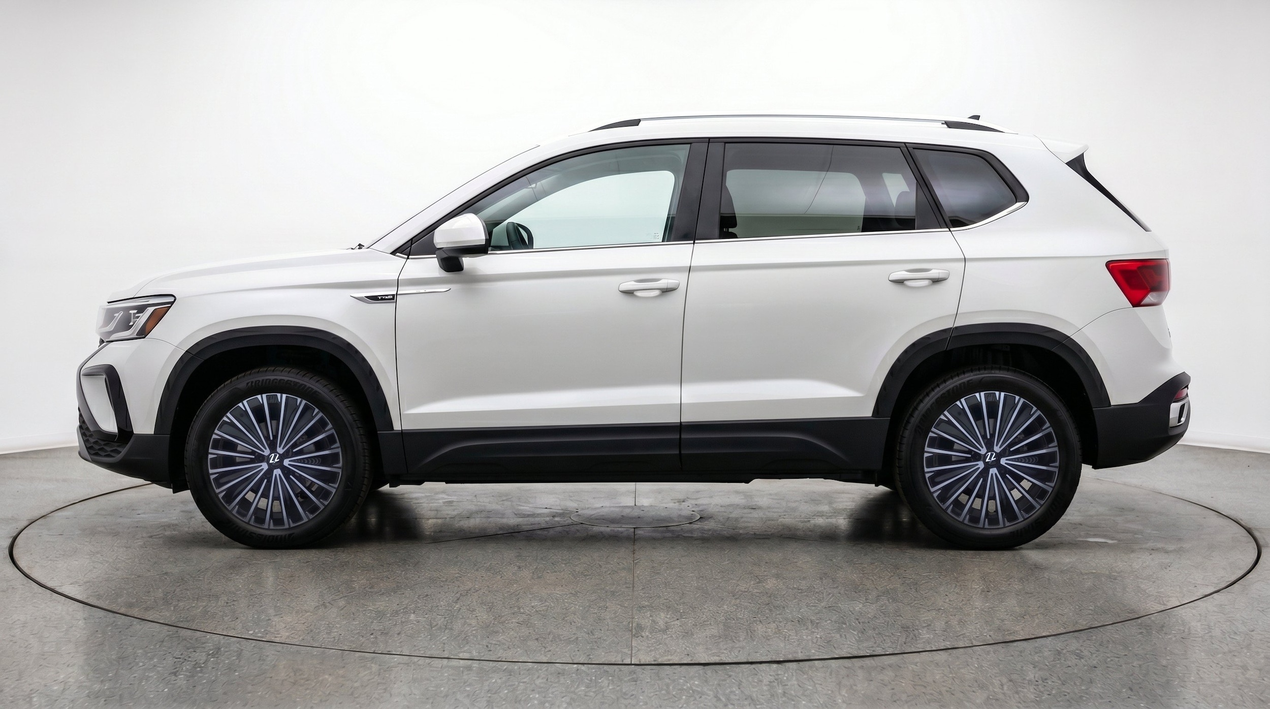 Thumbnail: 2026 Volkswagen Taos - 5
