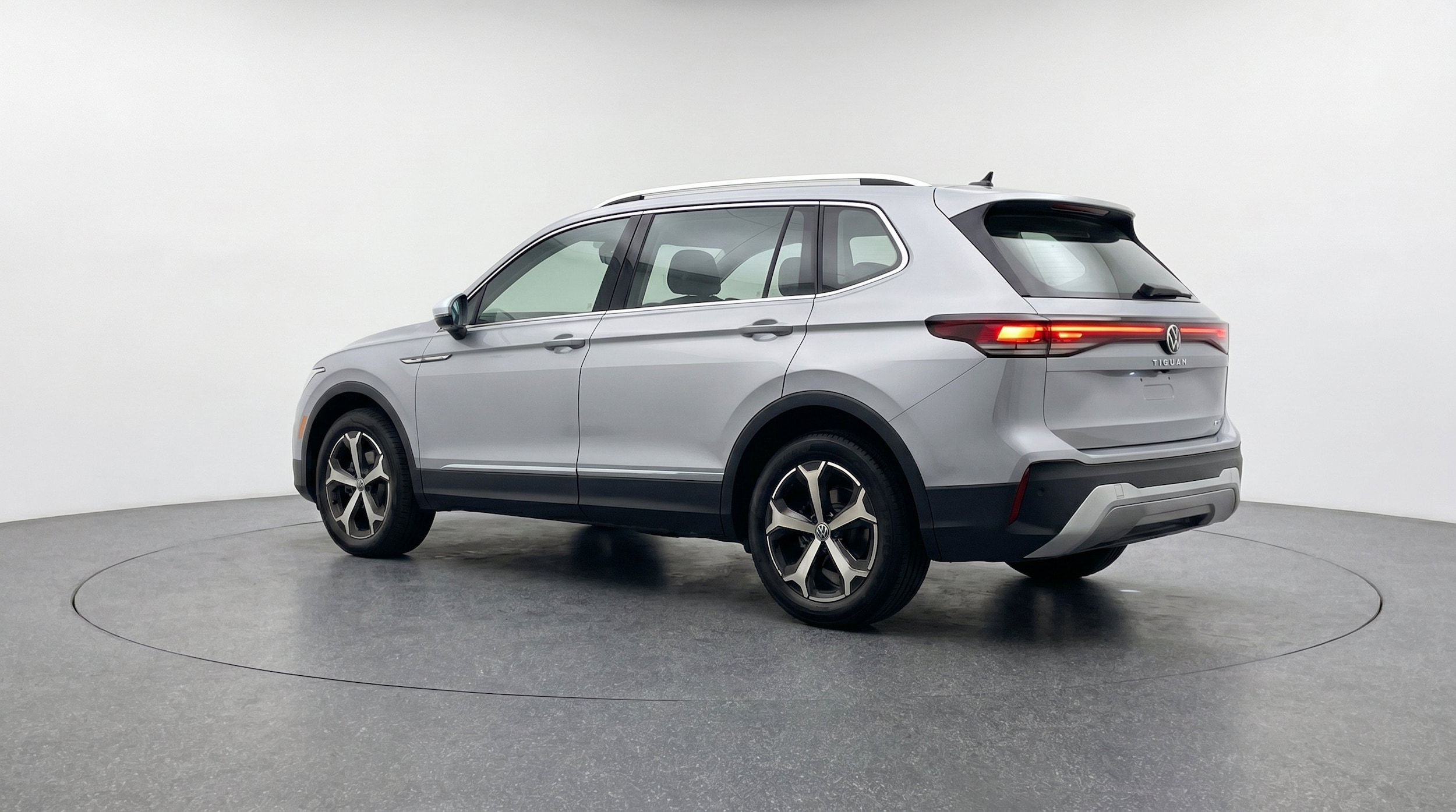 Thumbnail: 2026 Volkswagen Tiguan - 6