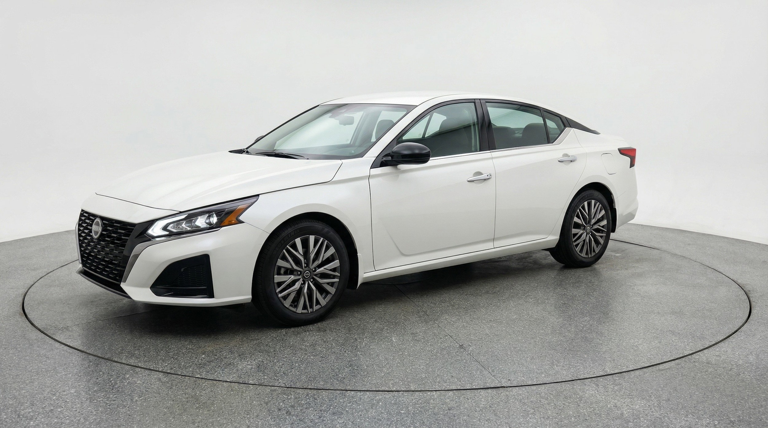 Thumbnail: 2025 Nissan Altima - 3