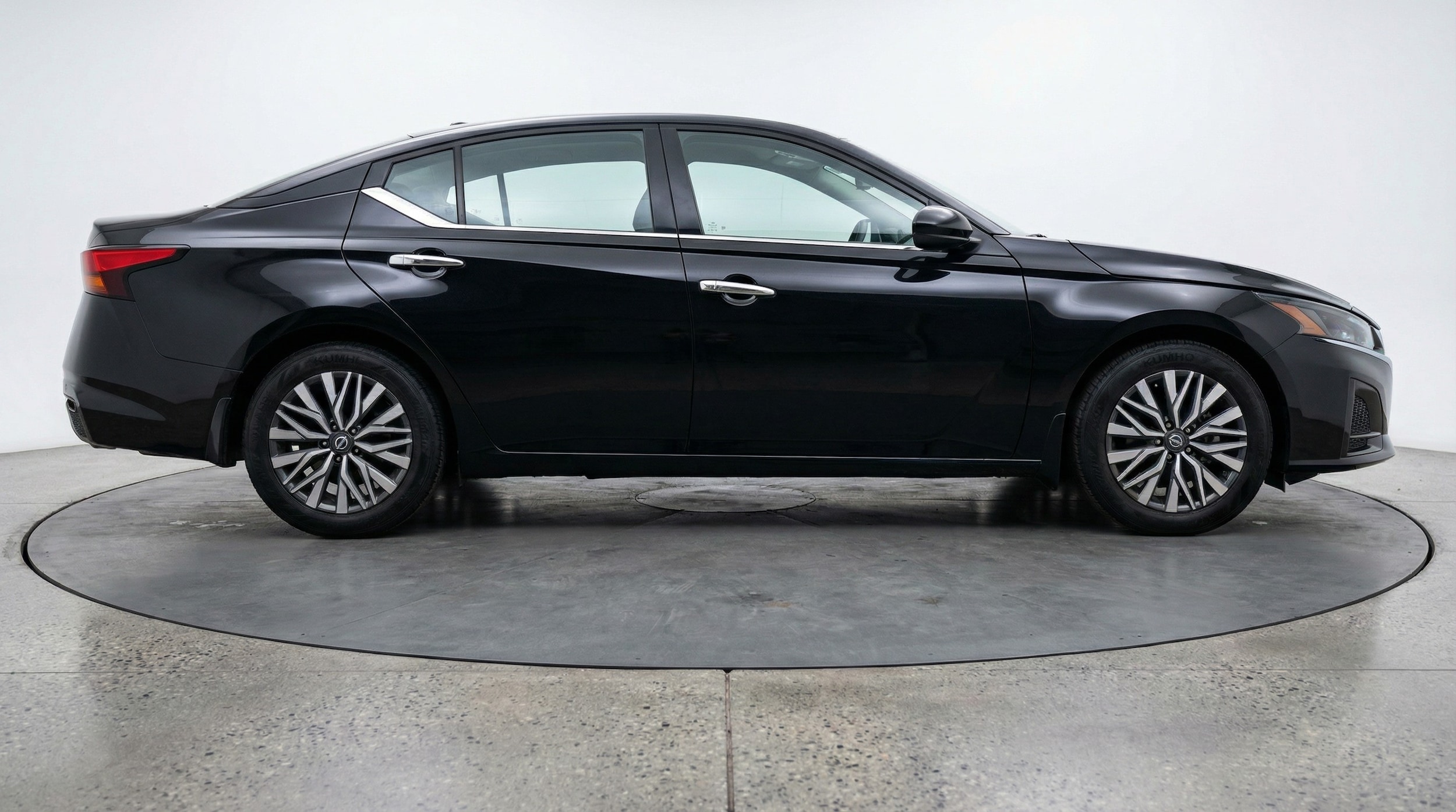 Thumbnail: 2025 Nissan Altima - 8