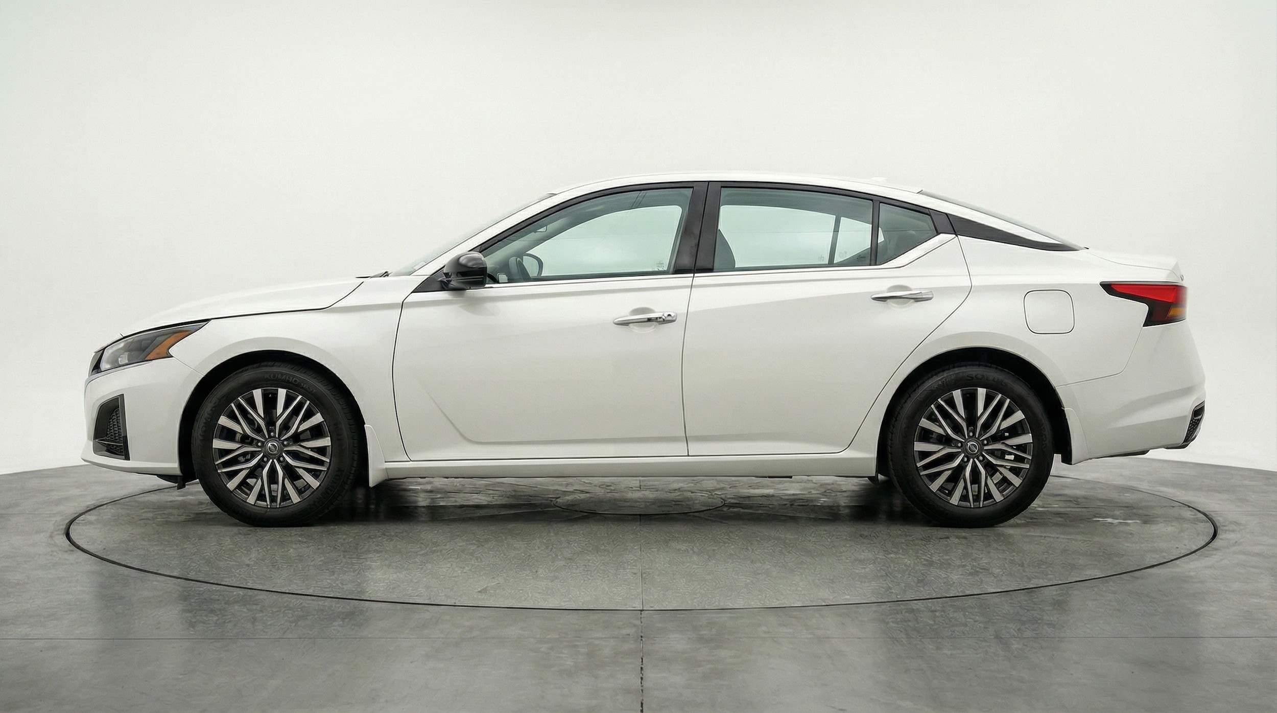 Thumbnail: 2025 Nissan Altima - 4