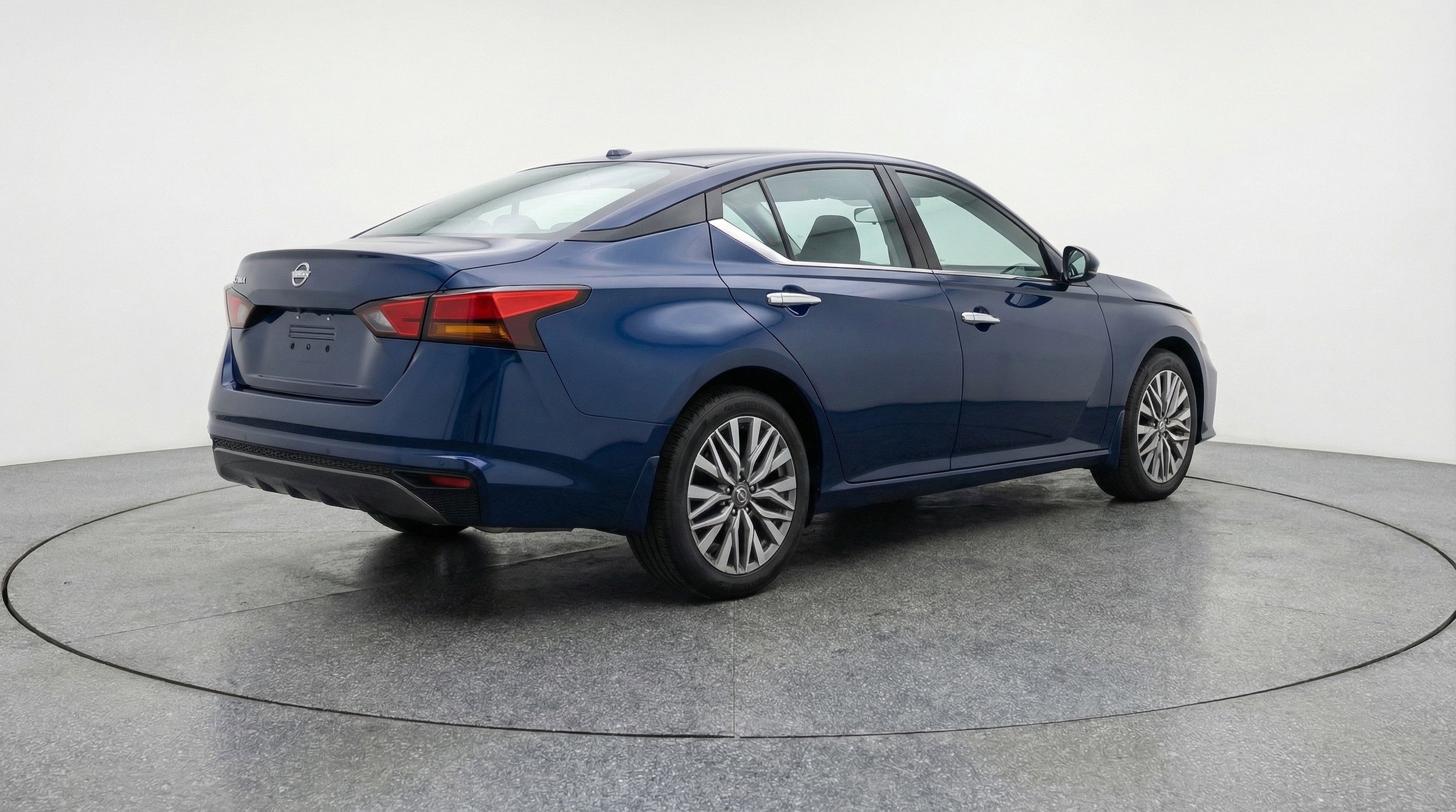 Thumbnail: 2025 Nissan Altima - 9