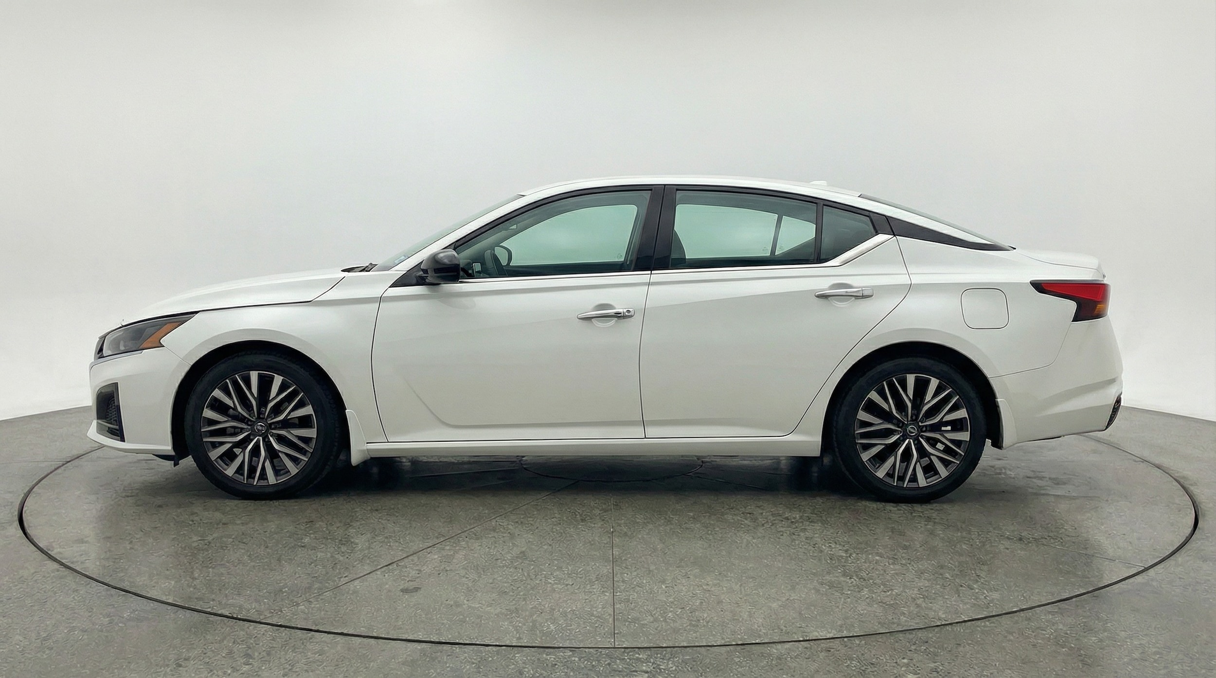 Thumbnail: 2025 Nissan Altima - 4