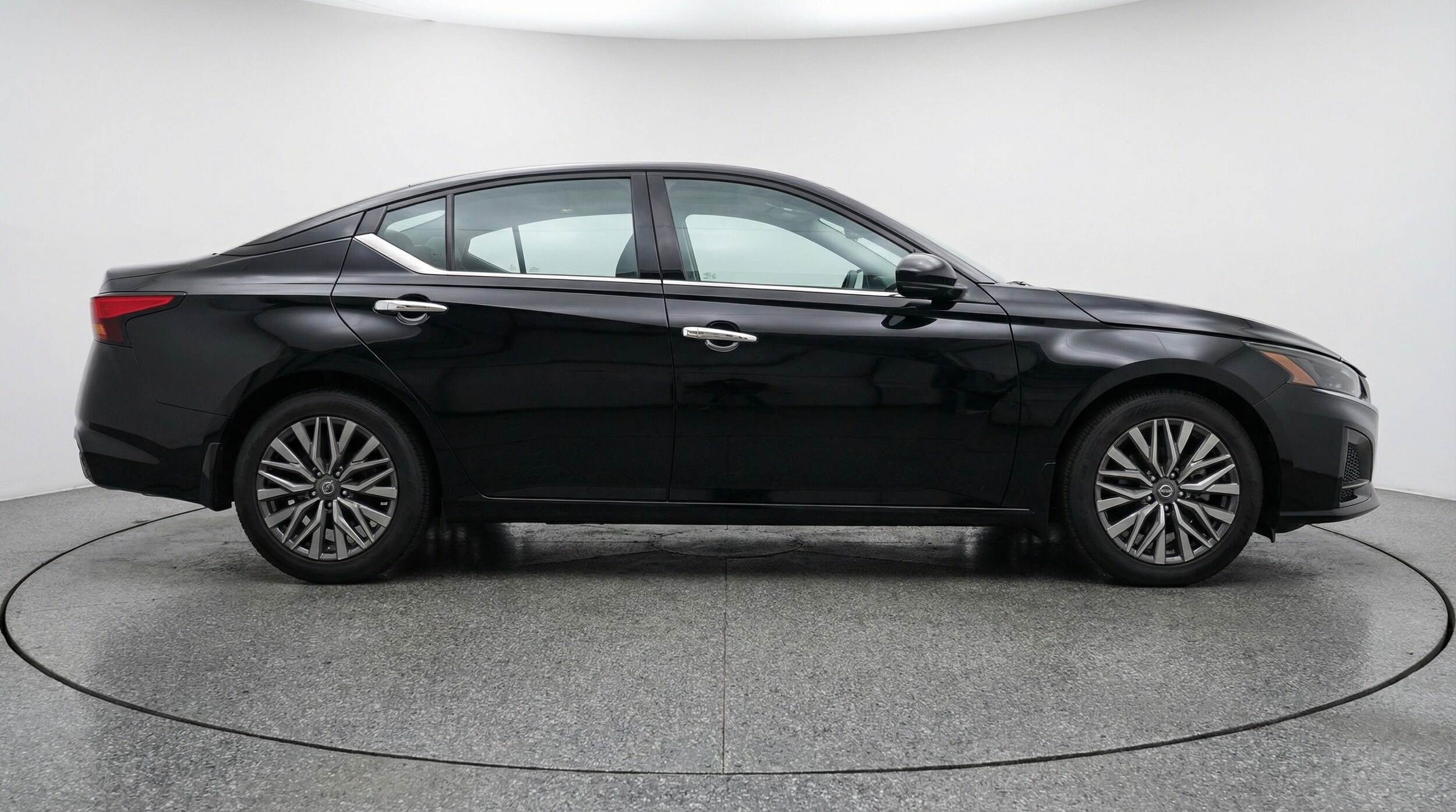 Thumbnail: 2025 Nissan Altima - 8