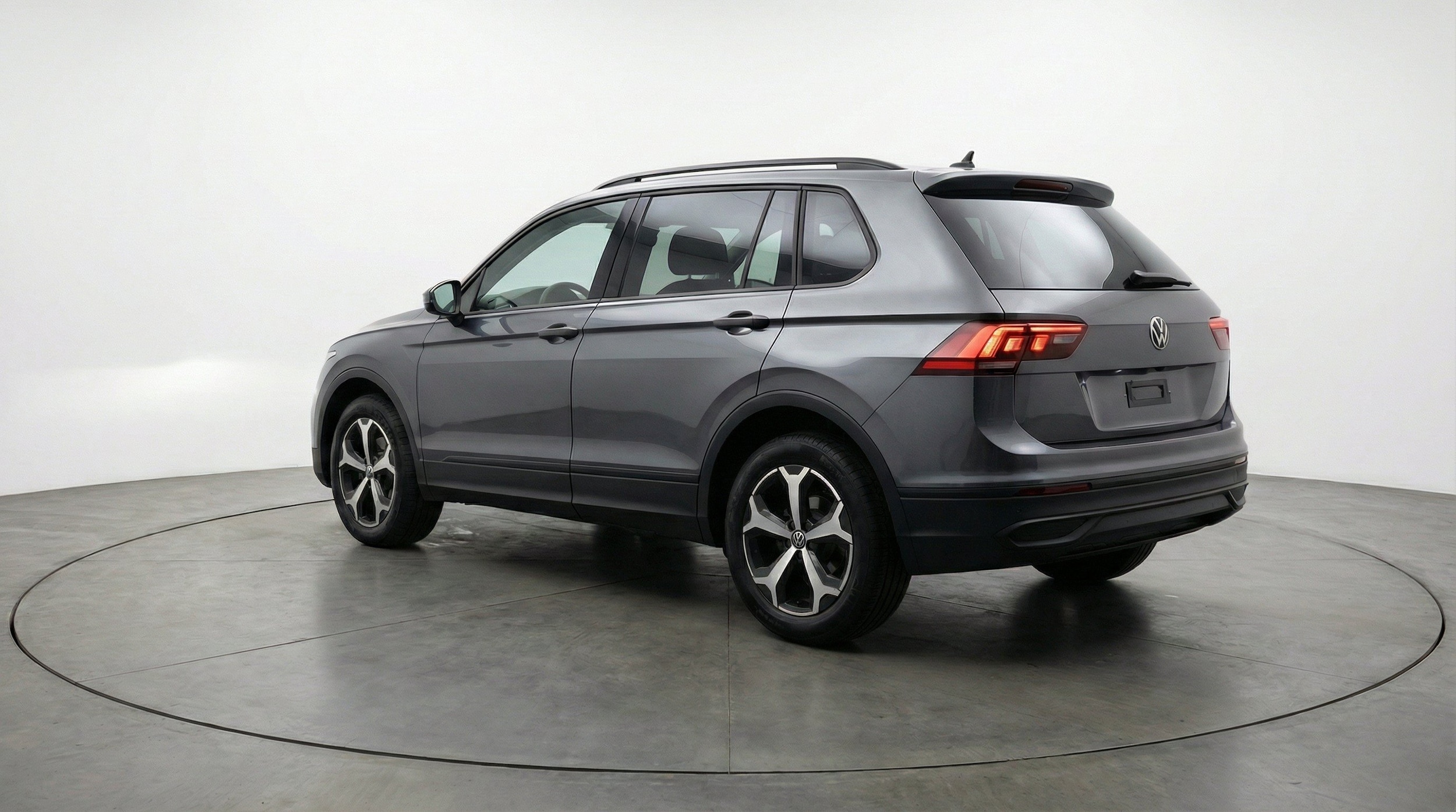Thumbnail: 2026 Volkswagen Tiguan - 6
