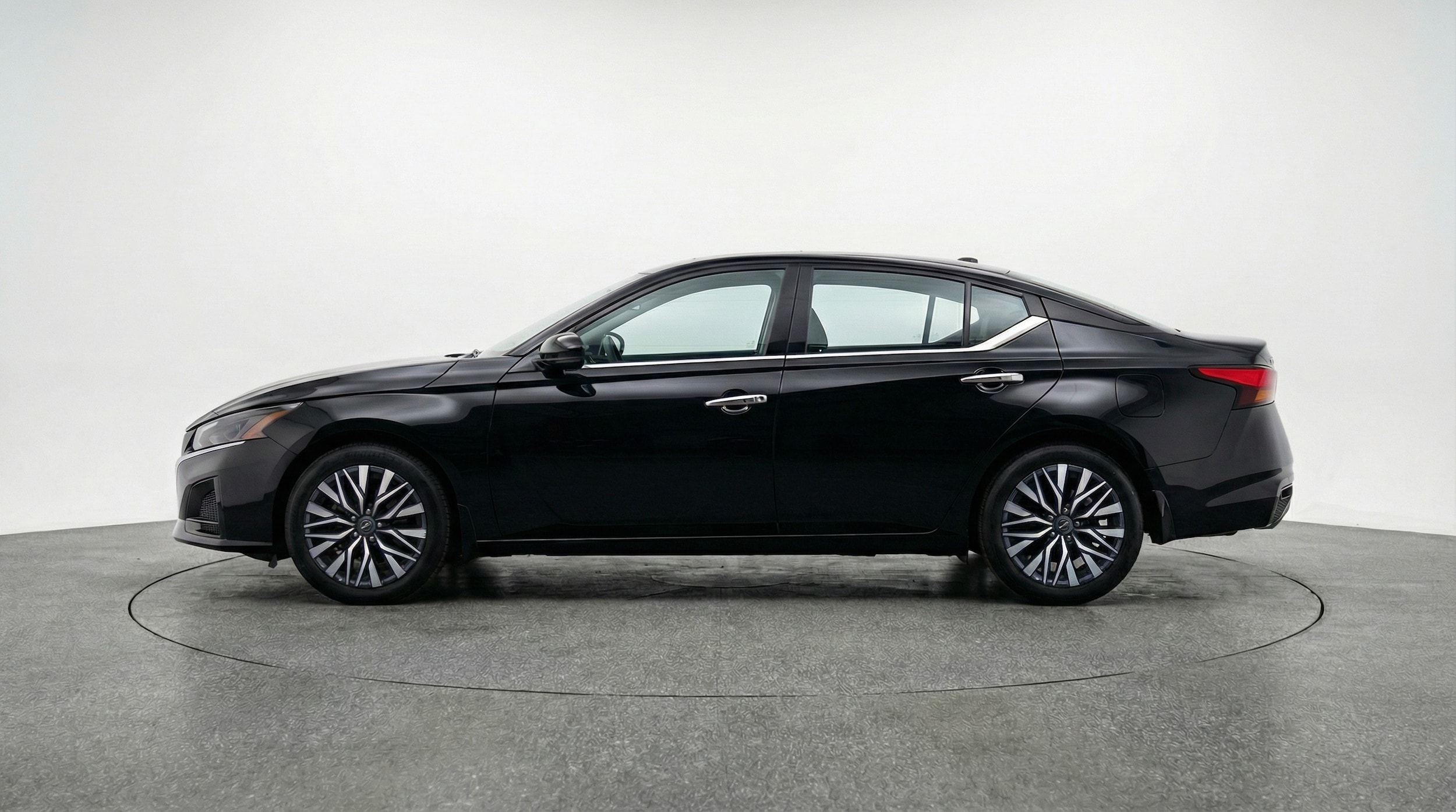 Thumbnail: 2025 Nissan Altima - 4