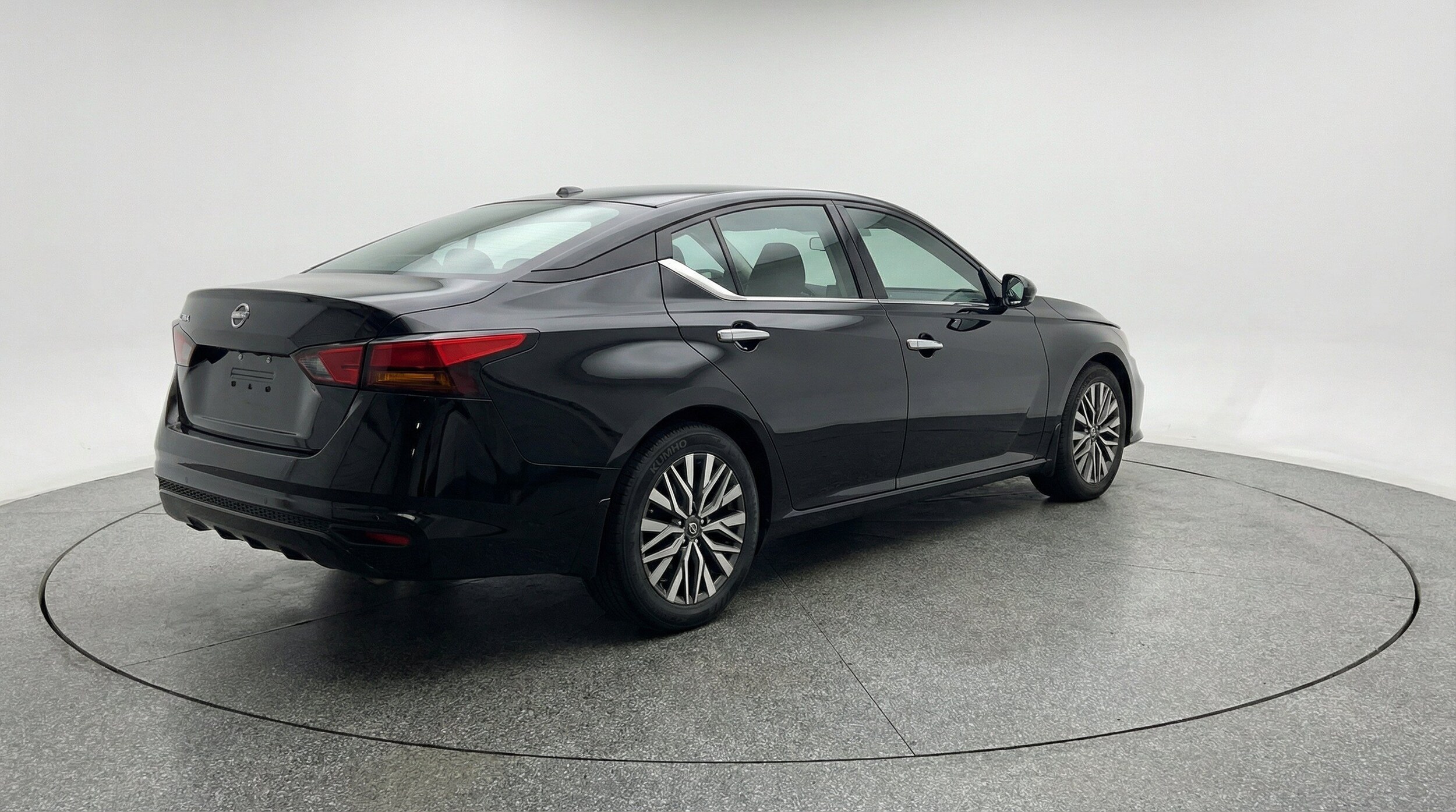 Thumbnail: 2025 Nissan Altima - 9