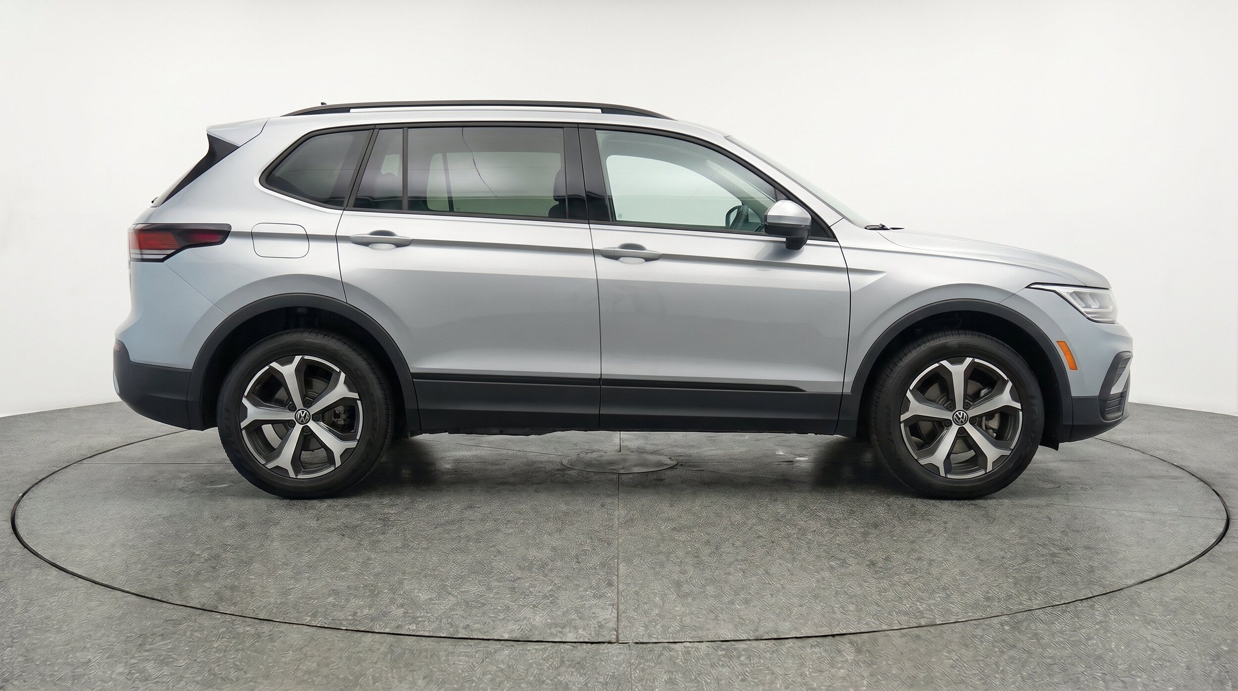 Thumbnail: 2026 Volkswagen Tiguan - 11