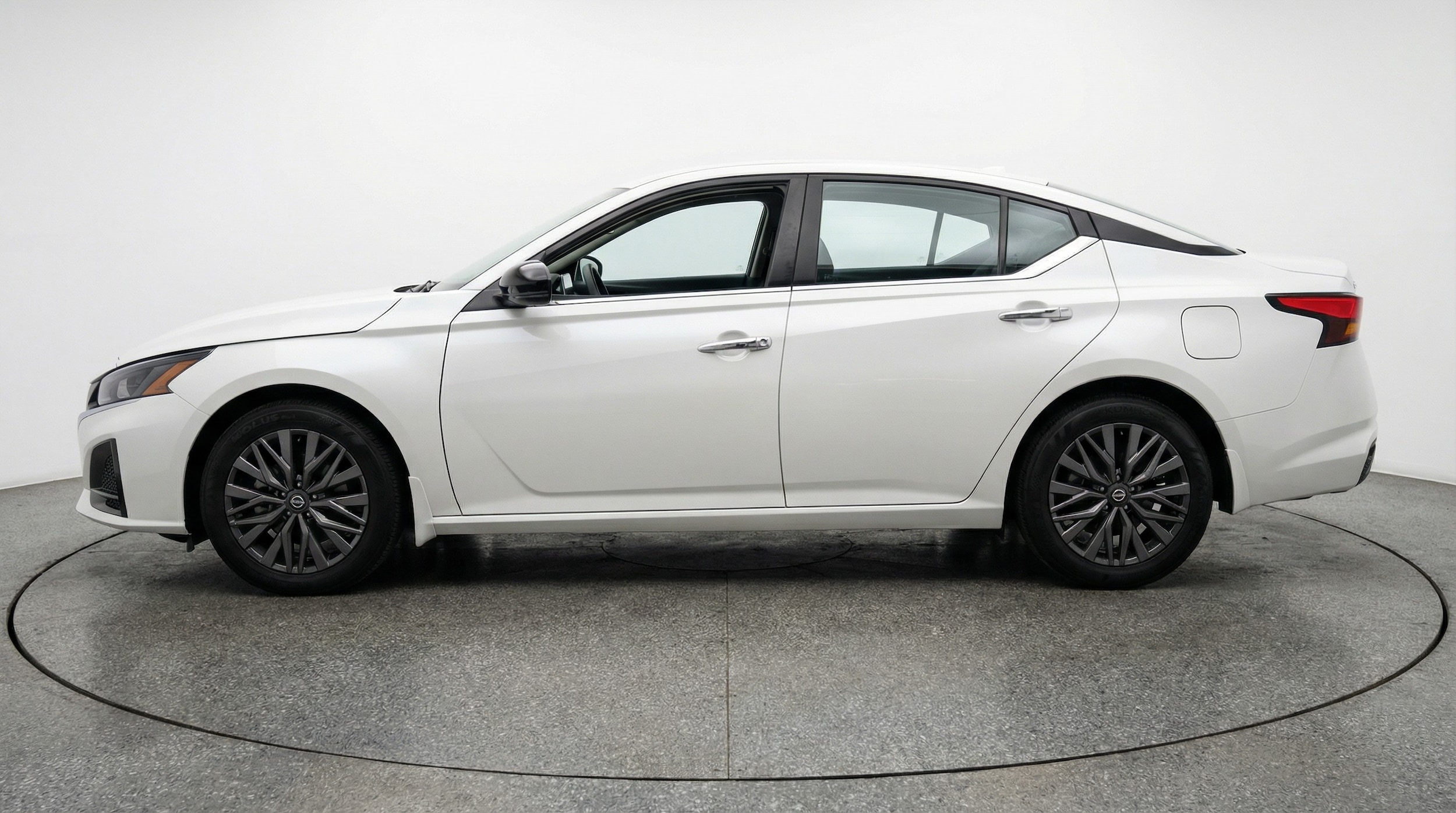 Thumbnail: 2025 Nissan Altima - 4