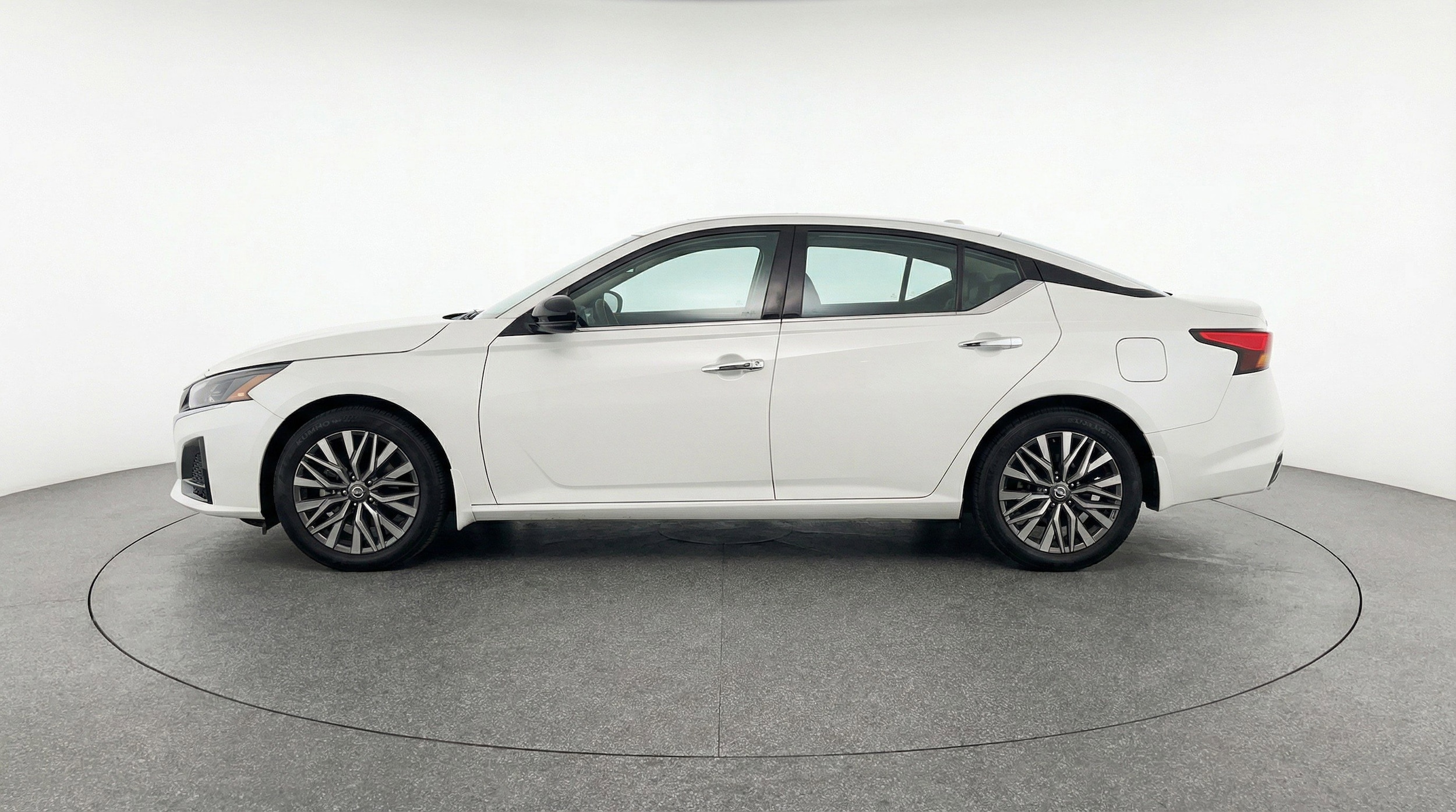 Thumbnail: 2025 Nissan Altima - 5