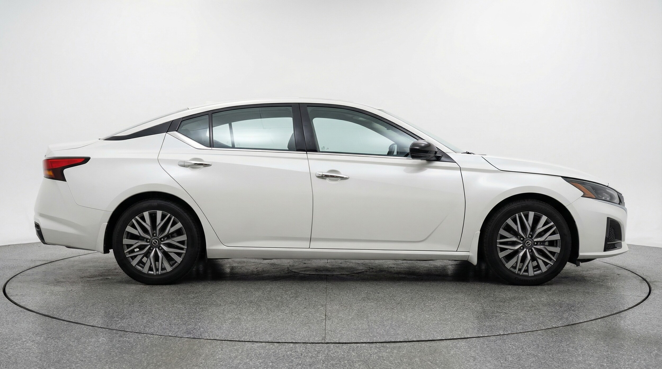 Thumbnail: 2025 Nissan Altima - 8