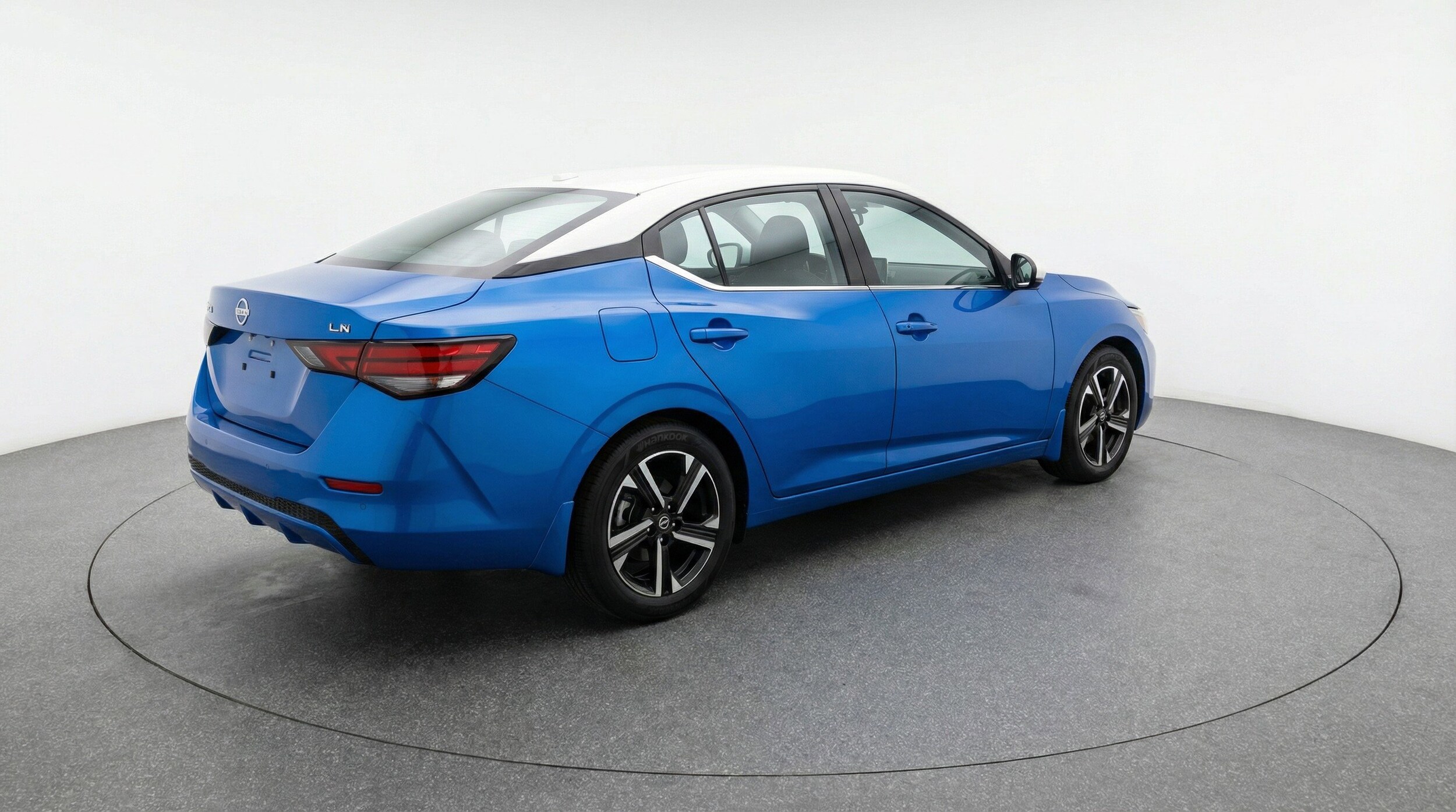 Thumbnail: 2025 Nissan Sentra - 9