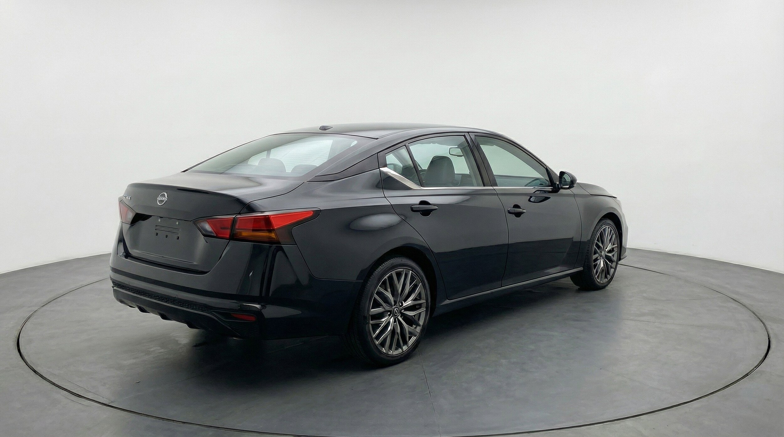 Thumbnail: 2025 Nissan Altima - 9