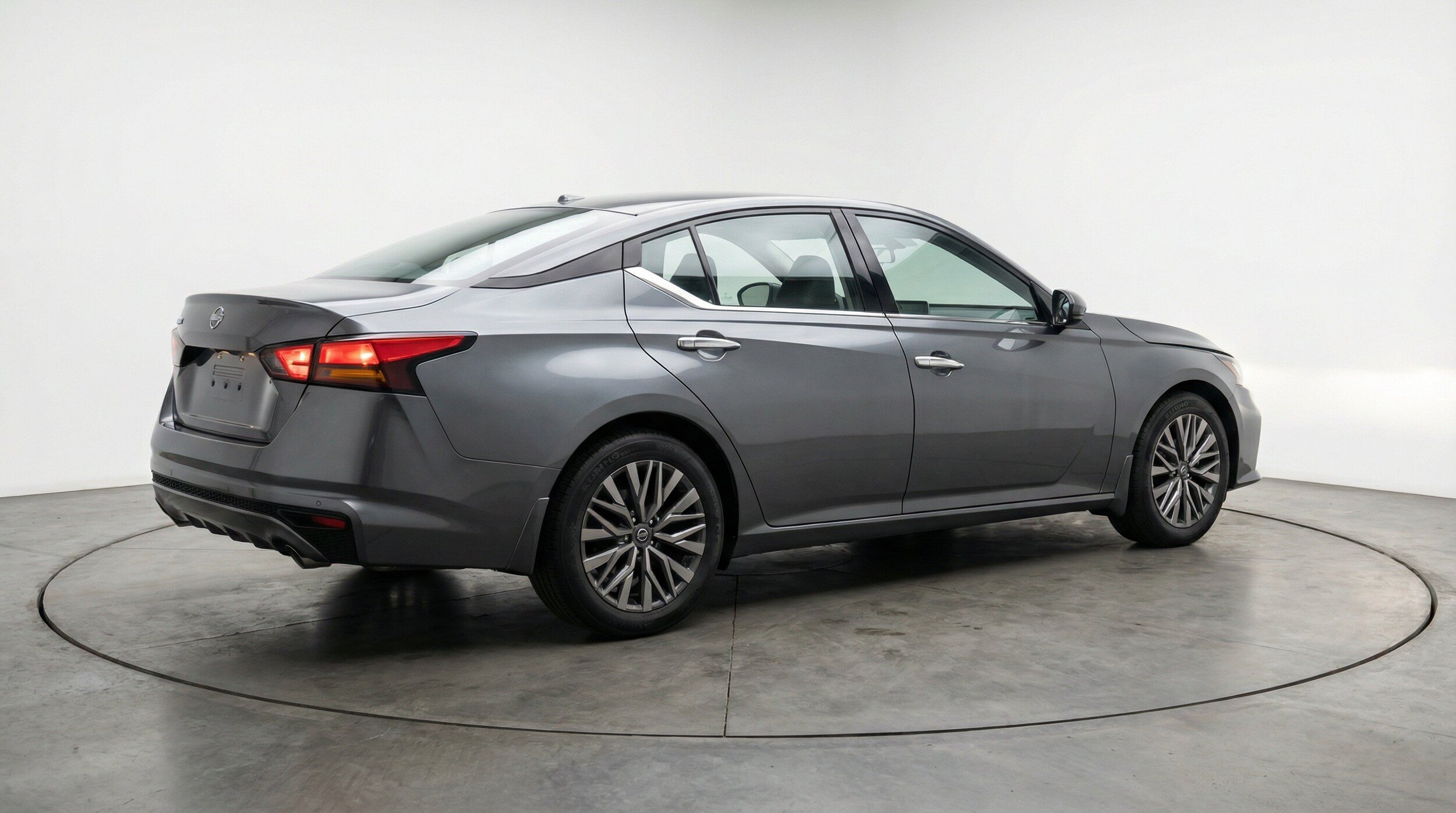 Thumbnail: 2025 Nissan Altima - 9