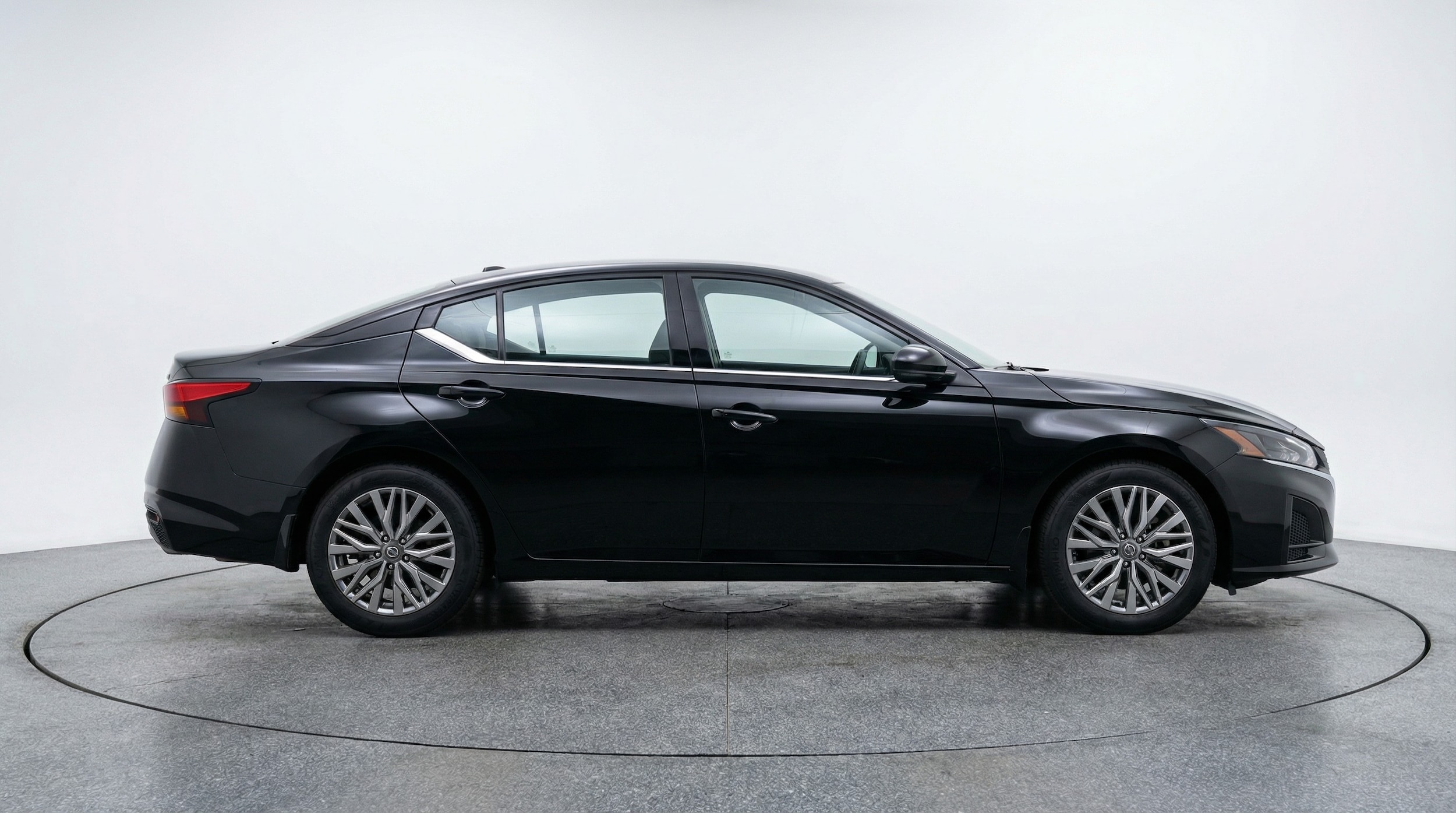 Thumbnail: 2025 Nissan Altima - 8