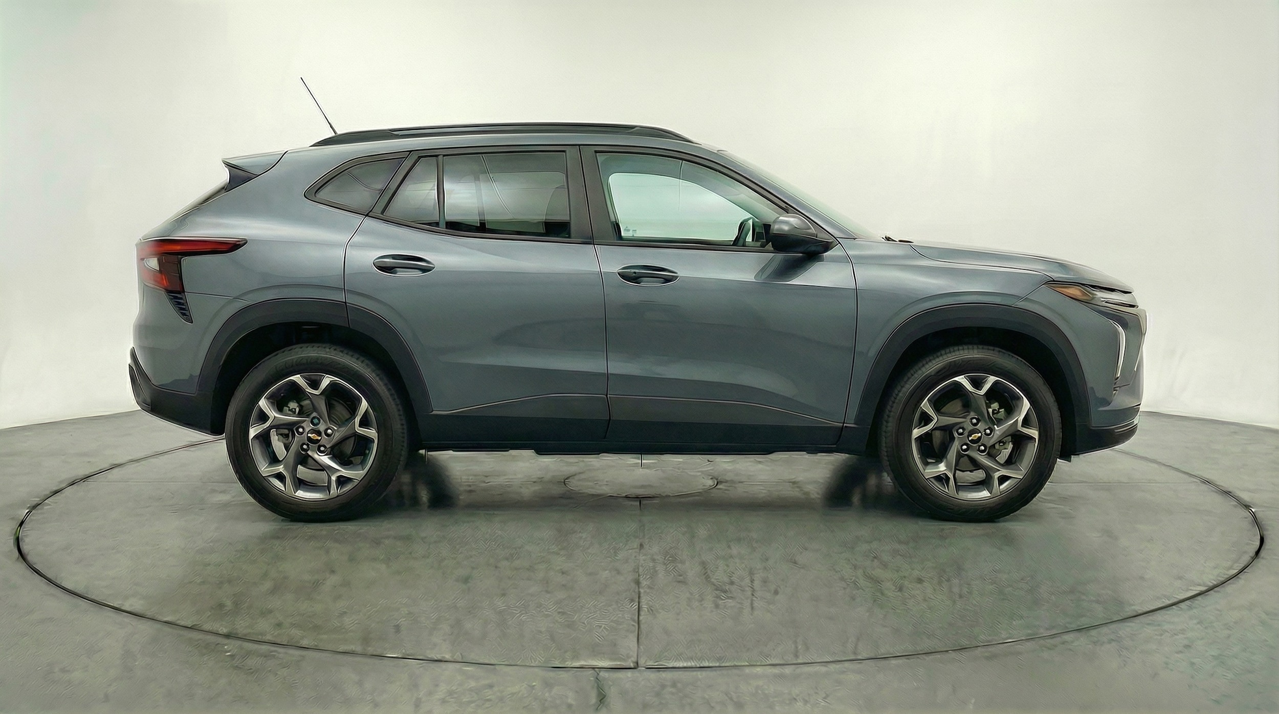 Thumbnail: 2025 Chevrolet Trax - 8