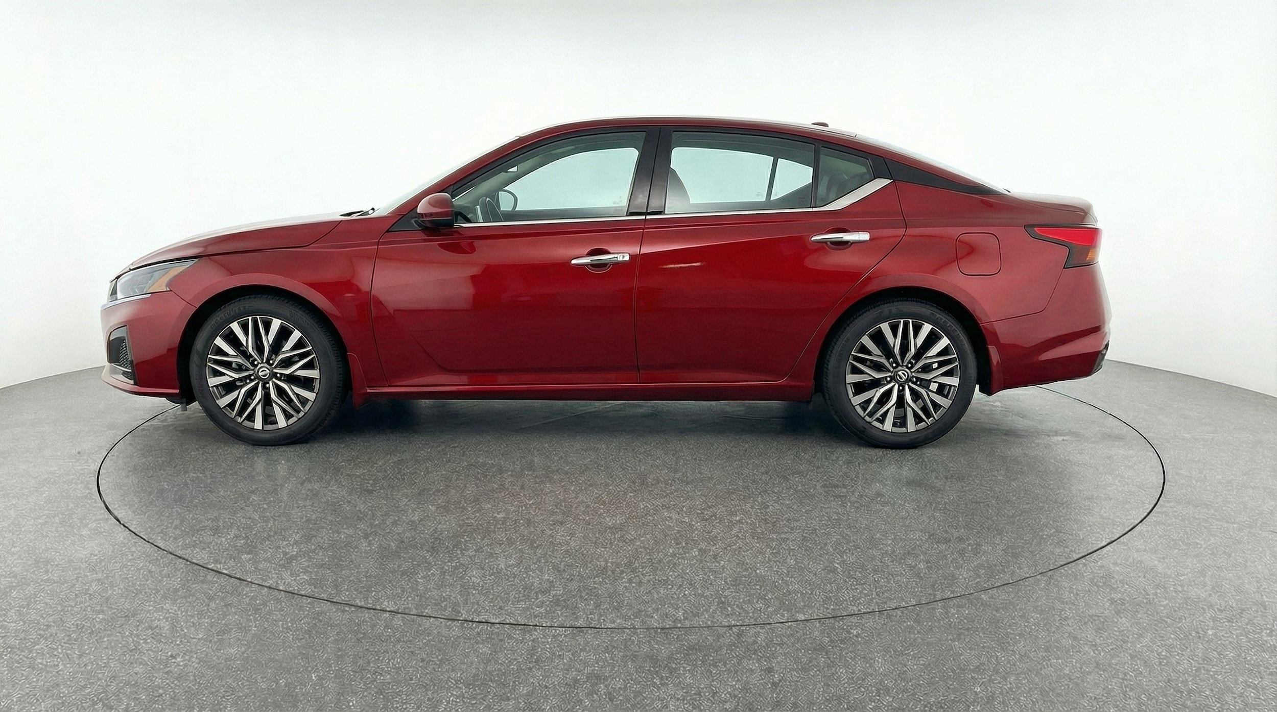 Thumbnail: 2025 Nissan Altima - 5