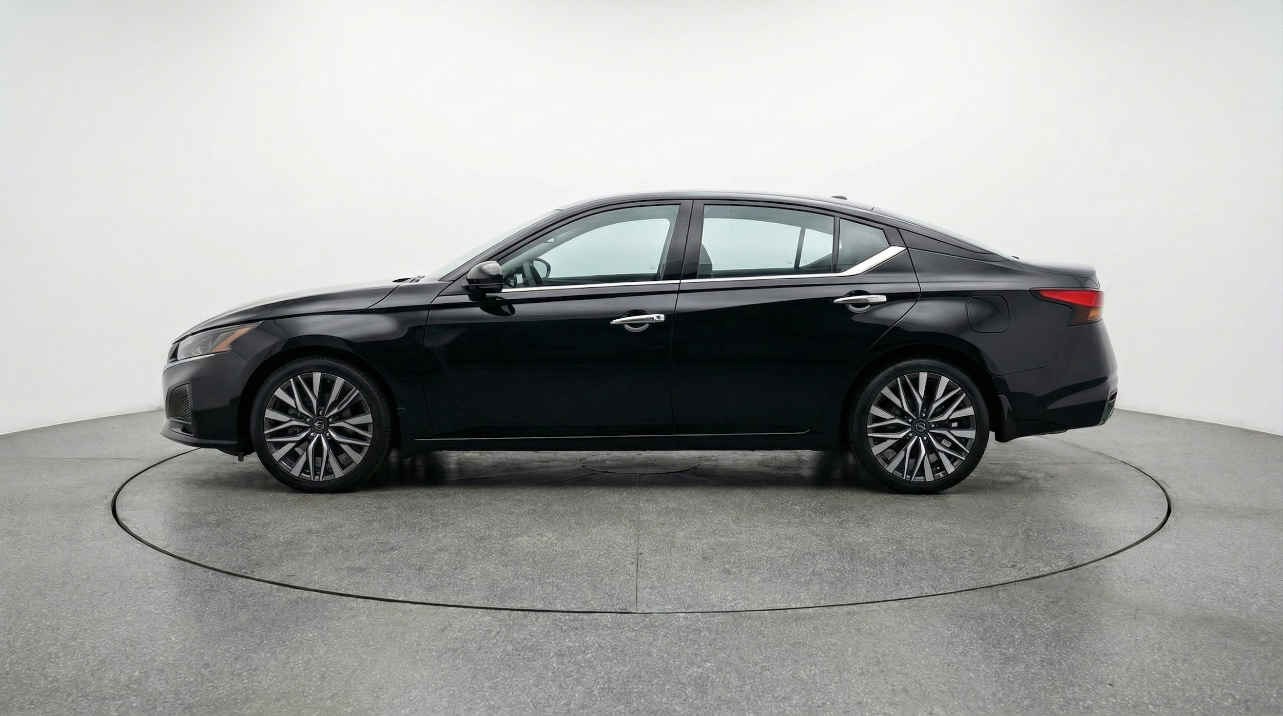 Thumbnail: 2025 Nissan Altima - 4