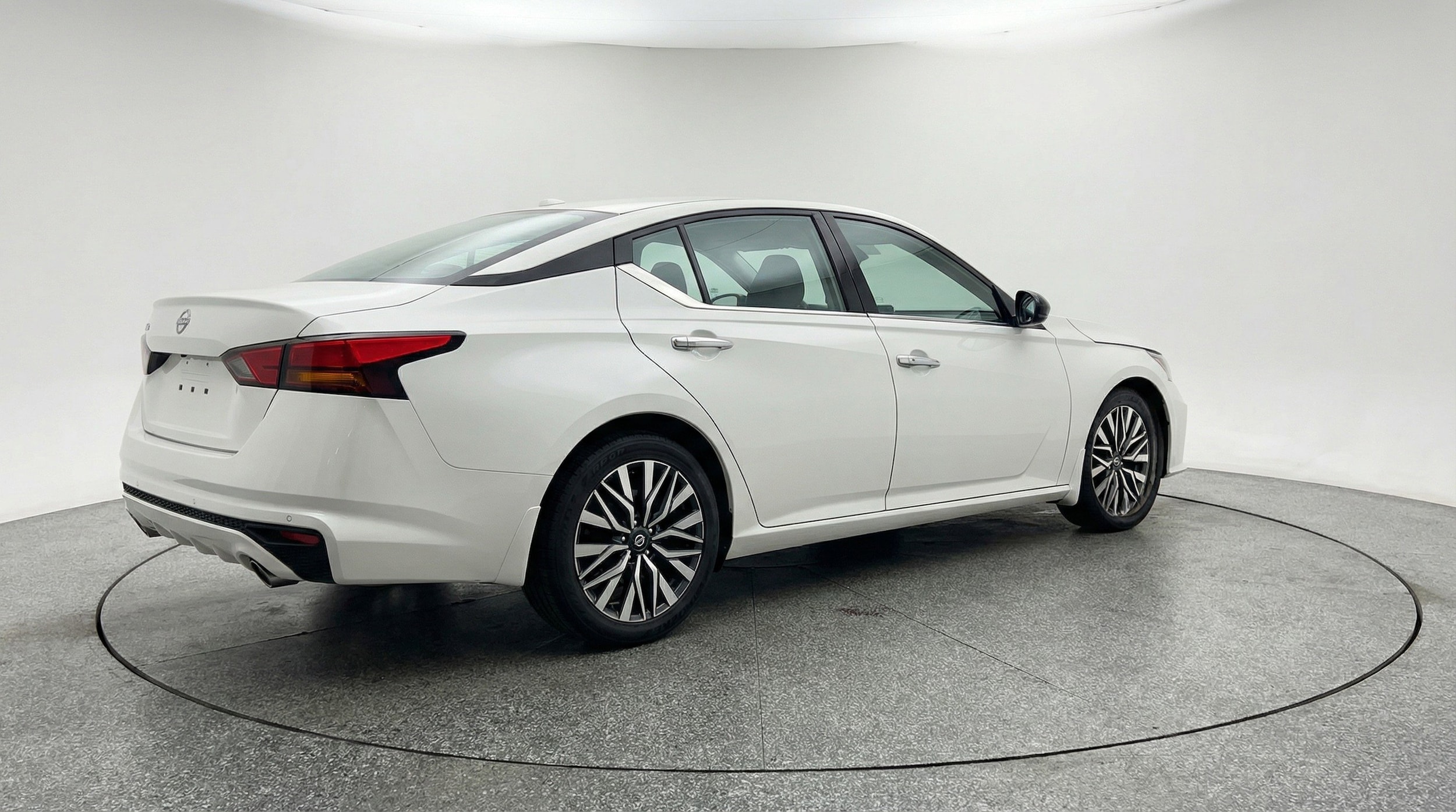 Thumbnail: 2025 Nissan Altima - 9