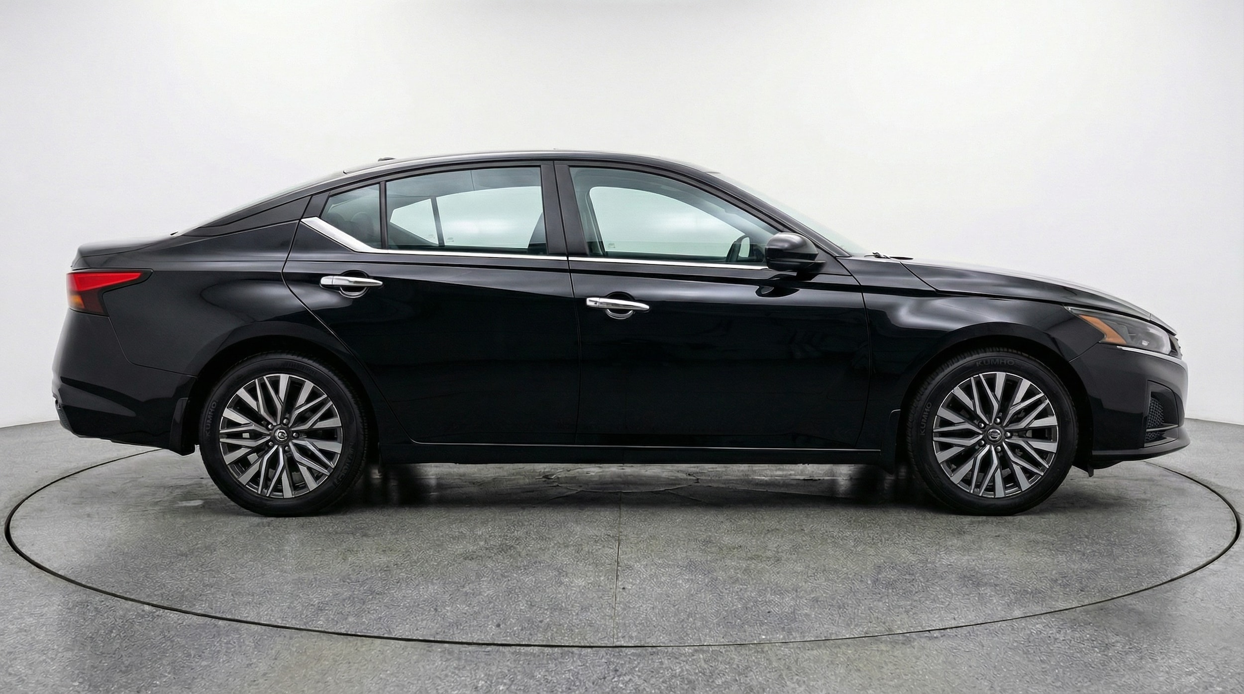 Thumbnail: 2025 Nissan Altima - 8