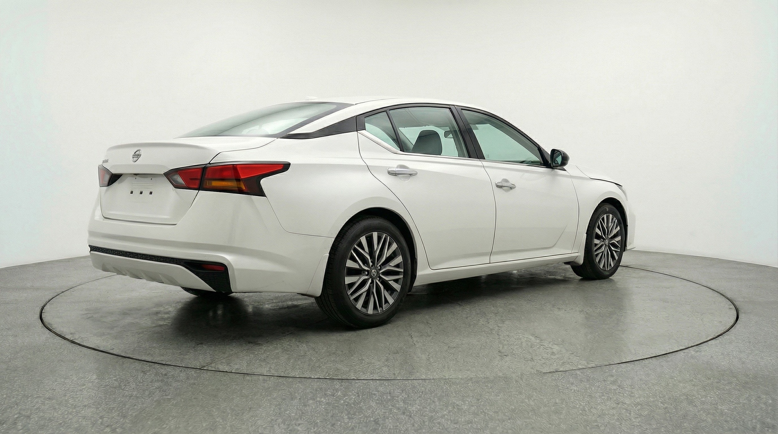 Thumbnail: 2025 Nissan Altima - 9