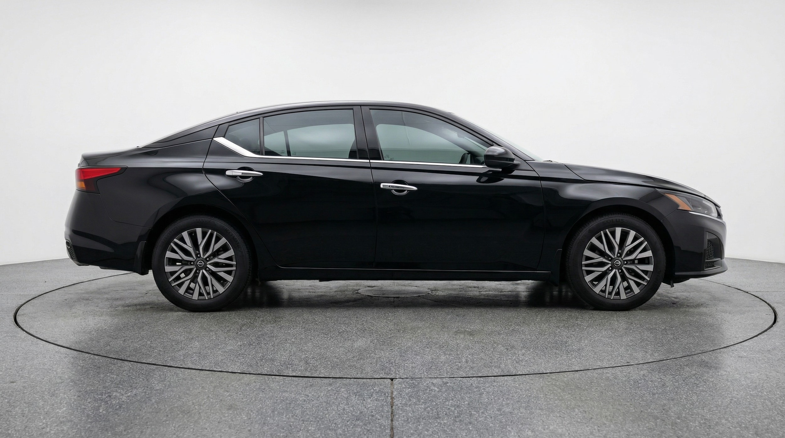 Thumbnail: 2025 Nissan Altima - 8