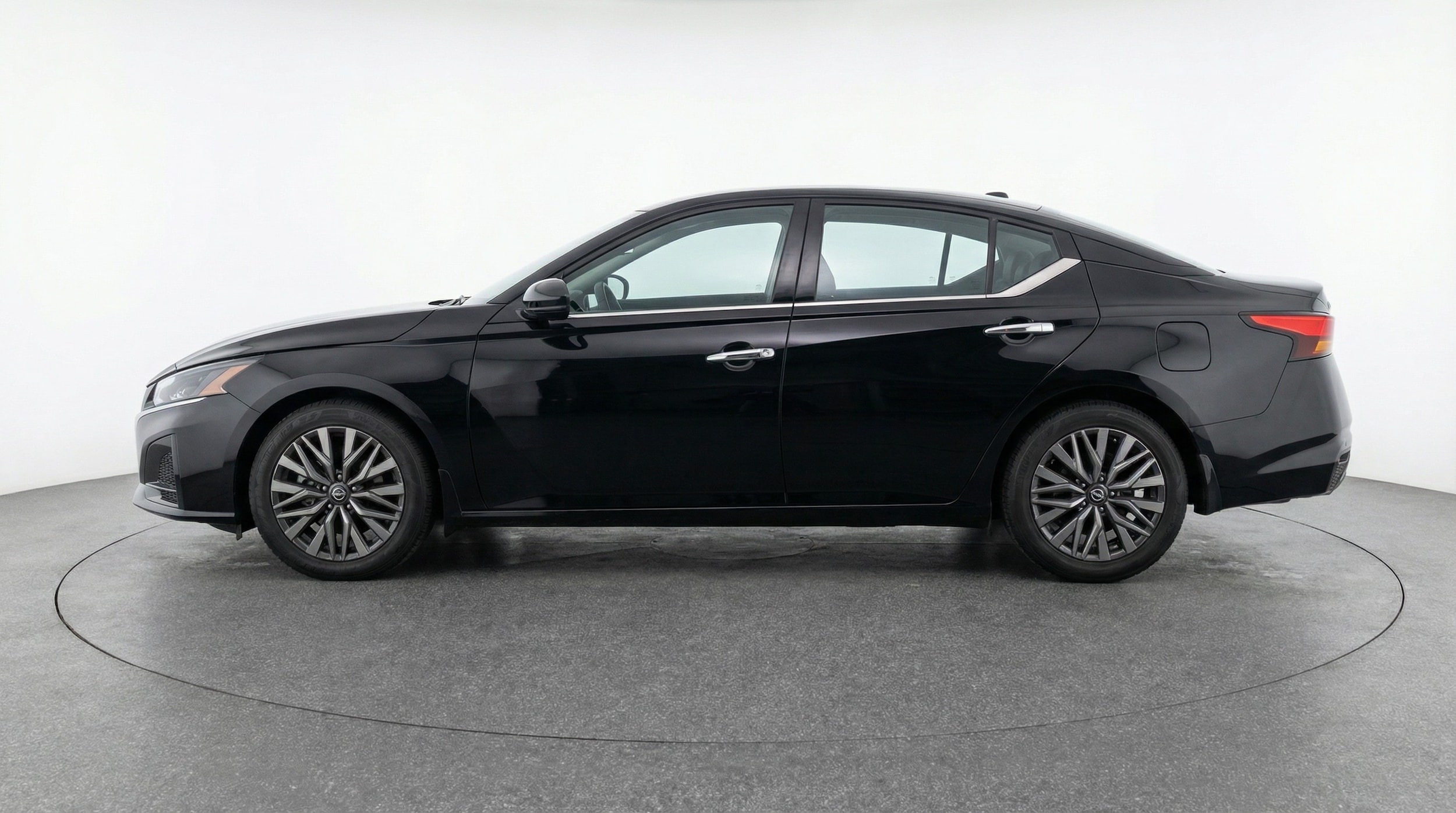 Thumbnail: 2025 Nissan Altima - 4