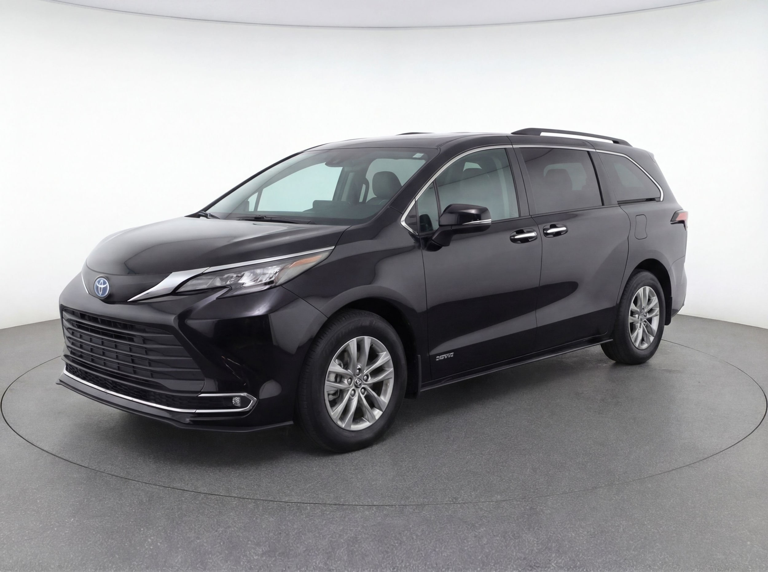 Thumbnail: 2024 Toyota Sienna - 3