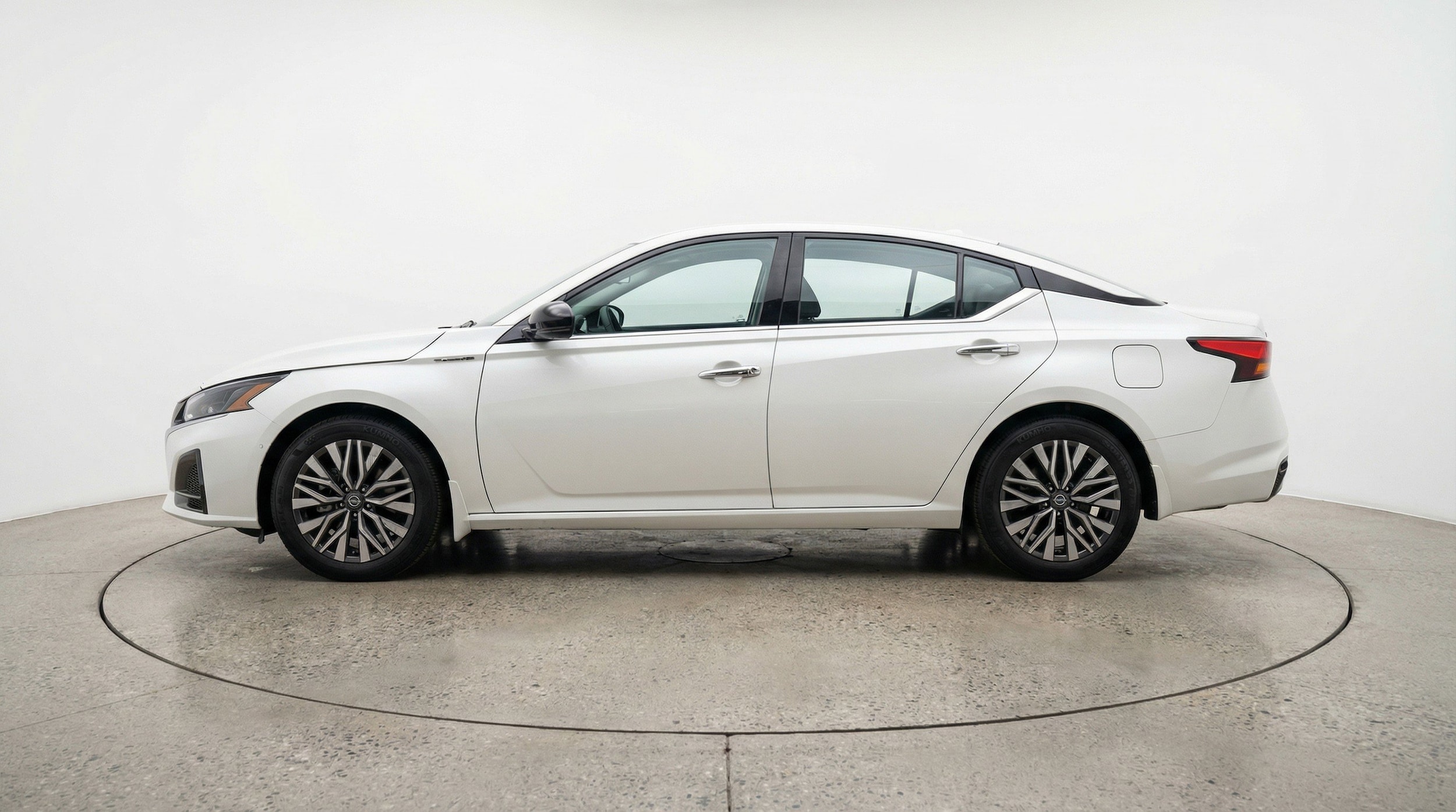 Thumbnail: 2025 Nissan Altima - 5