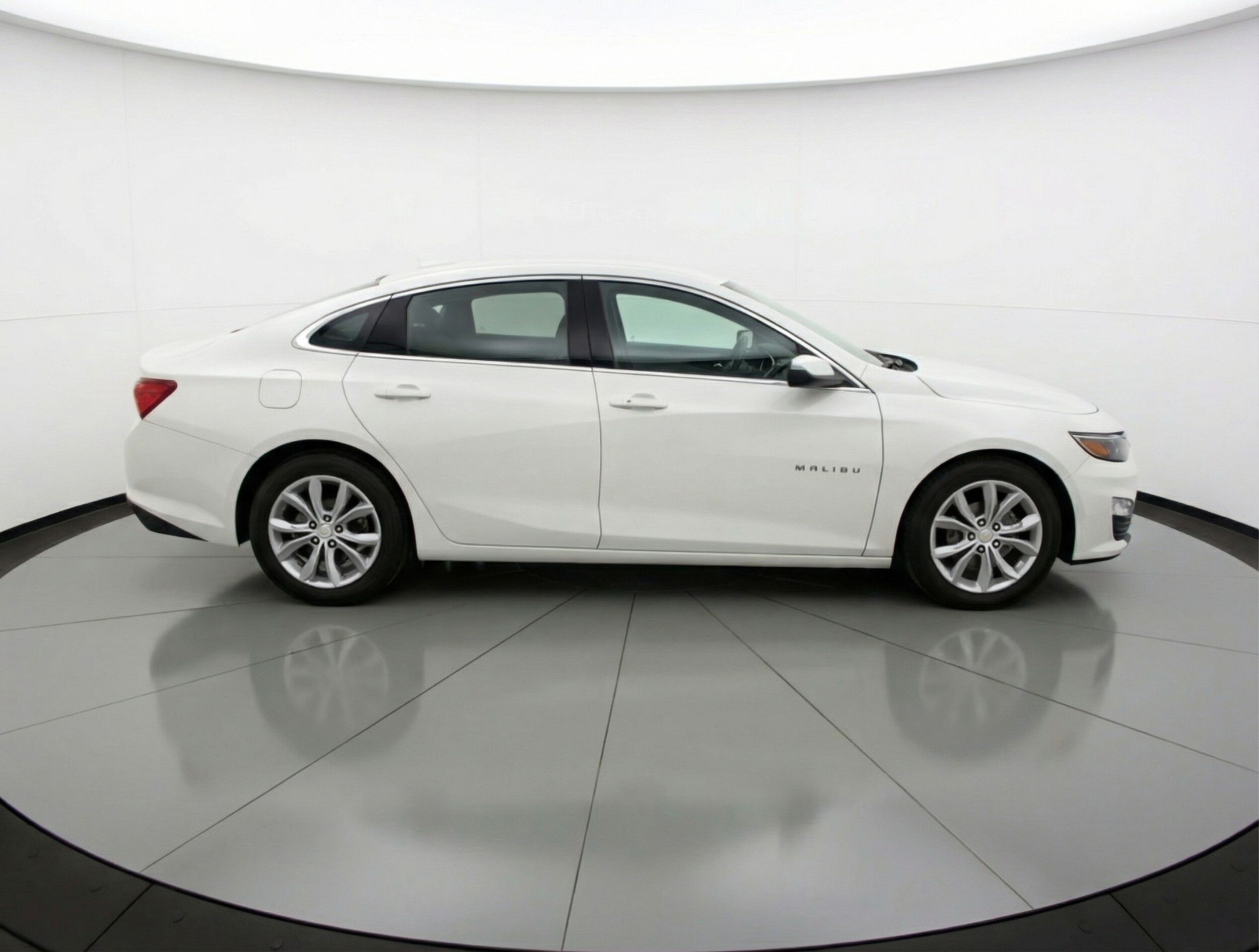 Thumbnail: 2024 Chevrolet Malibu - 8