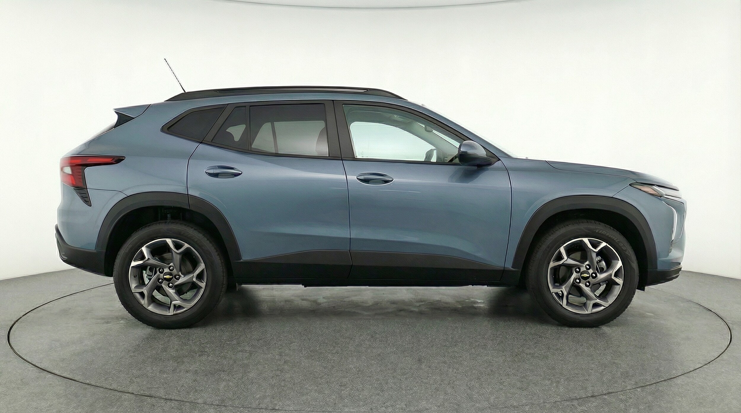 Thumbnail: 2025 Chevrolet Trax - 8